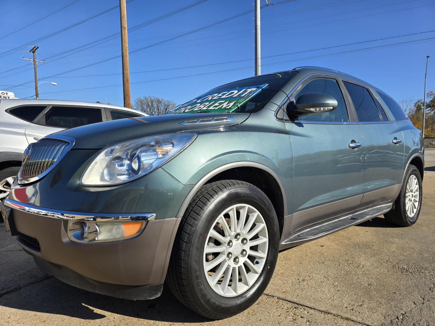 2010 GRAY Buick Enclave CXL (5GALRBED4AJ) , AUTO transmission, located at 2660 S.Garland Avenue, Garland, TX, 75041, (469) 298-3118, 32.885551, -96.655602 - Welcome to DallasAutos4Less, one of the Premier BUY HERE PAY HERE Dealers in the North Dallas Area. We specialize in financing to people with NO CREDIT or BAD CREDIT. We need proof of income, proof of residence, and a ID. Come buy your new car from us today!! This is a Super Clean 2010 BUICK ENCL - Photo#7