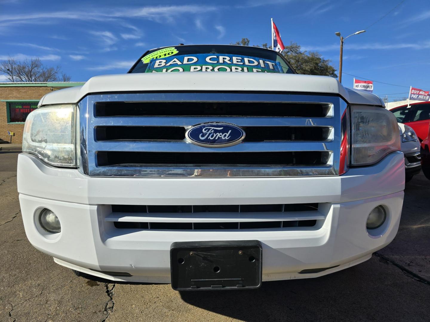 2010 WHITE Ford Expedition XLT (1FMJU1F57AE) with an 5.4L V8 SOHC 16V engine, 6-Speed Automatic transmission, located at 2660 S.Garland Avenue, Garland, TX, 75041, (469) 298-3118, 32.885551, -96.655602 - Photo#9