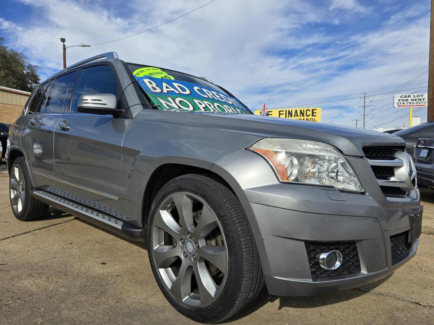 2010 GRAY Mercedes-Benz GLK-Class (WDCGG8HB7AF) , 7-Speed Automatic Overdrive transmission, located at 2660 S.Garland Avenue, Garland, TX, 75041, (469) 298-3118, 32.885551, -96.655602 - Photo#1