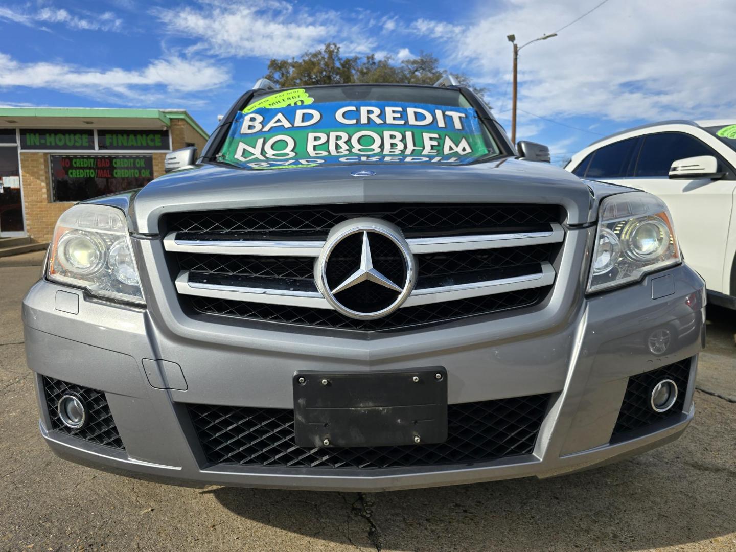 2010 GRAY Mercedes-Benz GLK-Class (WDCGG8HB7AF) , 7-Speed Automatic Overdrive transmission, located at 2660 S.Garland Avenue, Garland, TX, 75041, (469) 298-3118, 32.885551, -96.655602 - Photo#9