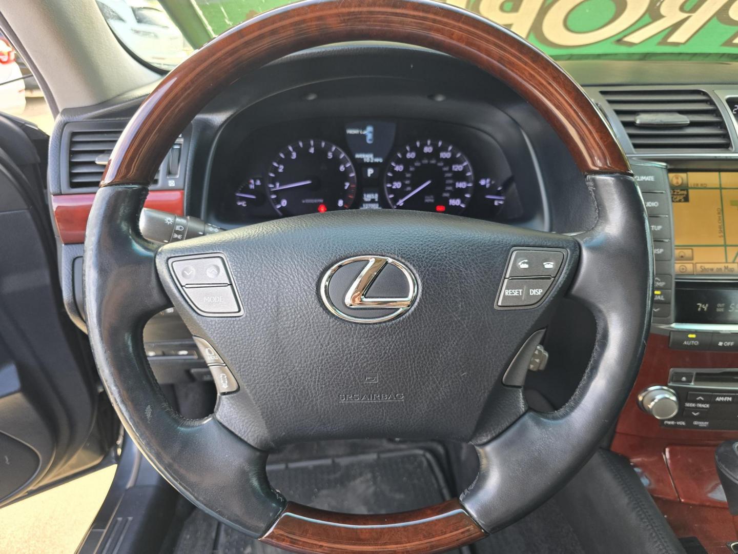 2011 GRAY Lexus LS 460 Luxury Sedan (JTHBL5EF4B5) with an 4.6L V8 DOHC 32V engine, 8-Speed Automatic transmission, located at 2660 S.Garland Avenue, Garland, TX, 75041, (469) 298-3118, 32.885551, -96.655602 - Photo#14