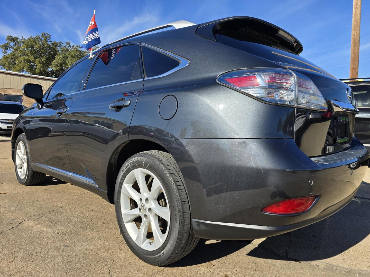 2011 GRAY Lexus RX 350 FWD (2T2ZK1BA6BC) with an 3.5L V6 DOHC 24V engine, 5-Speed Automatic transmission, located at 2660 S.Garland Avenue, Garland, TX, 75041, (469) 298-3118, 32.885551, -96.655602 - Photo#5