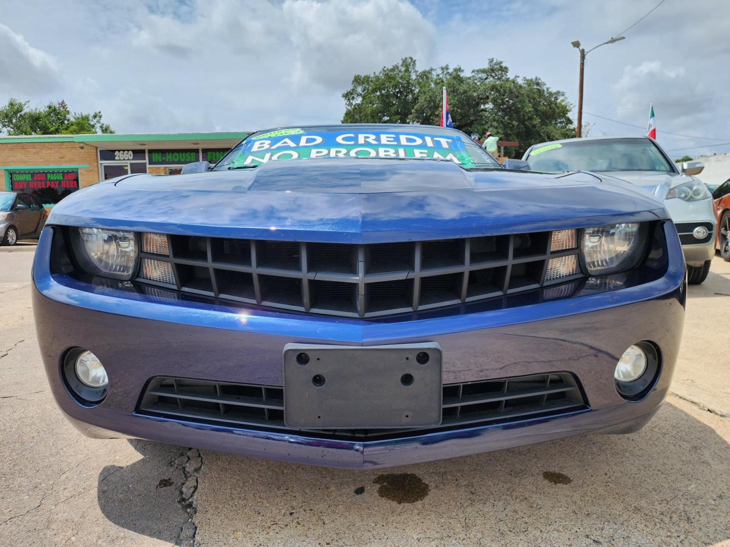 2012 Chevrolet Camaro Coupe 1LT (2G1FB1E30C9) with an 3.6L V6 DOHC 24V FFV engine, 6-Speed Automatic transmission, located at 2660 S.Garland Avenue, Garland, TX, 75041, (469) 298-3118, 32.885551, -96.655602 - Photo#9