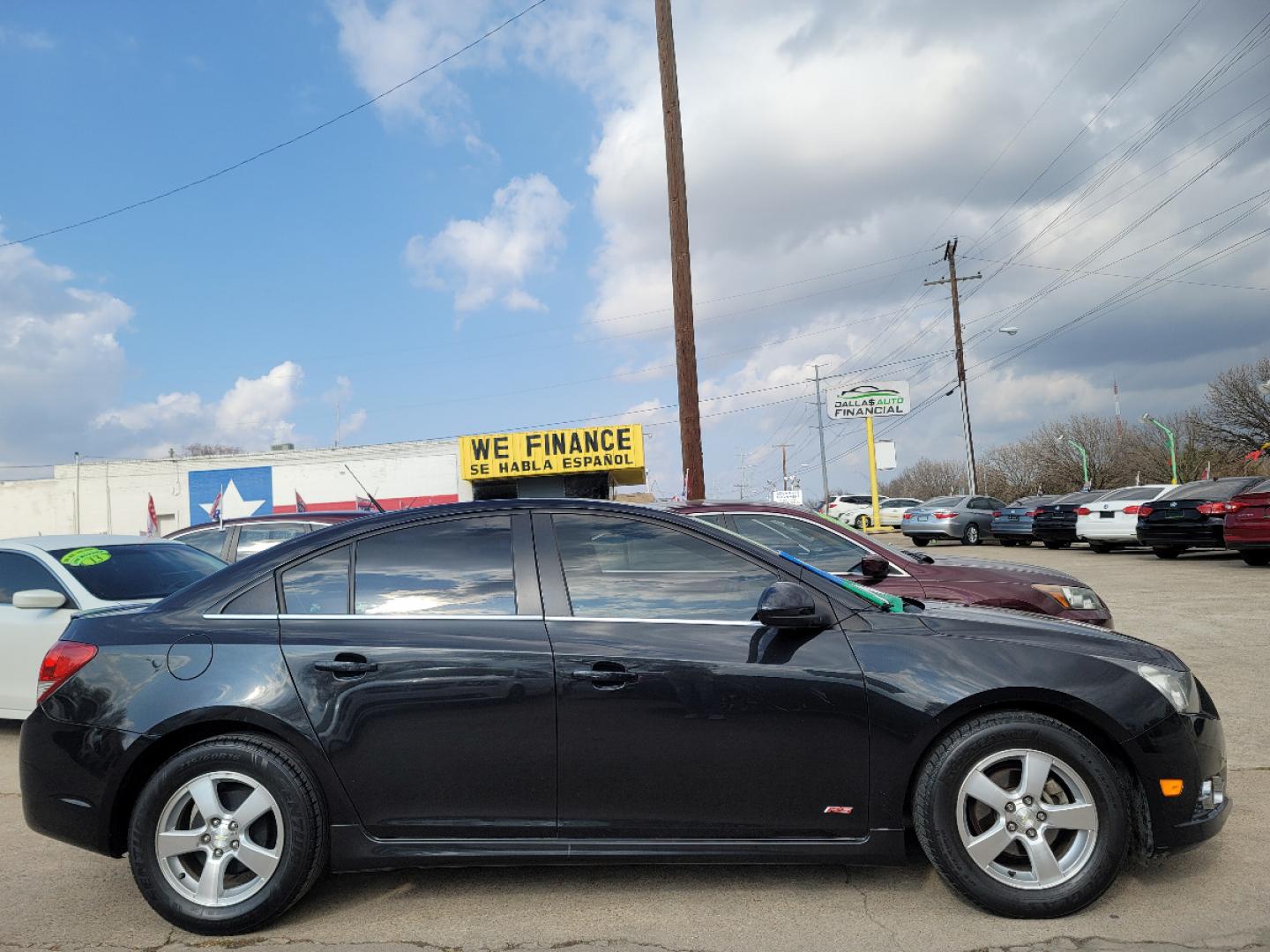 2013 BLACK METALLIC /BLACK Chevrolet Cruze RS 1LT (1G1PC5SB8D7) with an 1.4L L4 DOHC 16V TURBO engine, 6-Speed Automatic transmission, located at 2660 S.Garland Avenue, Garland, TX, 75041, (469) 298-3118, 32.885551, -96.655602 - CASH CAR$$$$$$$ This is a very well cared for 2013 CHEVY CRUZE LT! BLUETOOTH! XM SAT RADIO! Come in for a test drive today. We are open from 10am-7pm Monday-Saturday. Call us with any questions at 469-202-7468, or email us DallasAutos4Less@gmail.com. - Photo#2