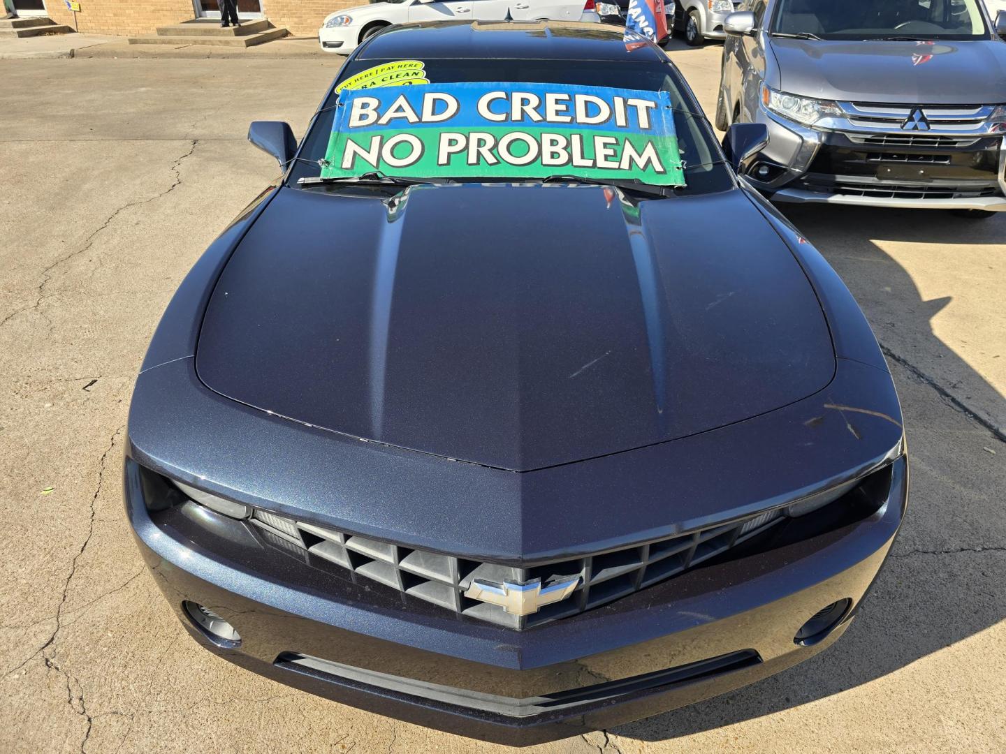 2013 BLUE /BLACK Chevrolet Camaro LS (2G1FA1E32D9) with an 3.6L V6 DOHC 24V FFV engine, 6-Speed Automatic transmission, located at 2660 S.Garland Avenue, Garland, TX, 75041, (469) 298-3118, 32.885551, -96.655602 - Welcome to DallasAutos4Less, one of the Premier BUY HERE PAY HERE Dealers in the North Dallas Area. We specialize in financing to people with NO CREDIT or BAD CREDIT. We need proof of income, proof of residence, and a ID. Come buy your new car from us today!! This is a very well cared for 2013 CH - Photo#8