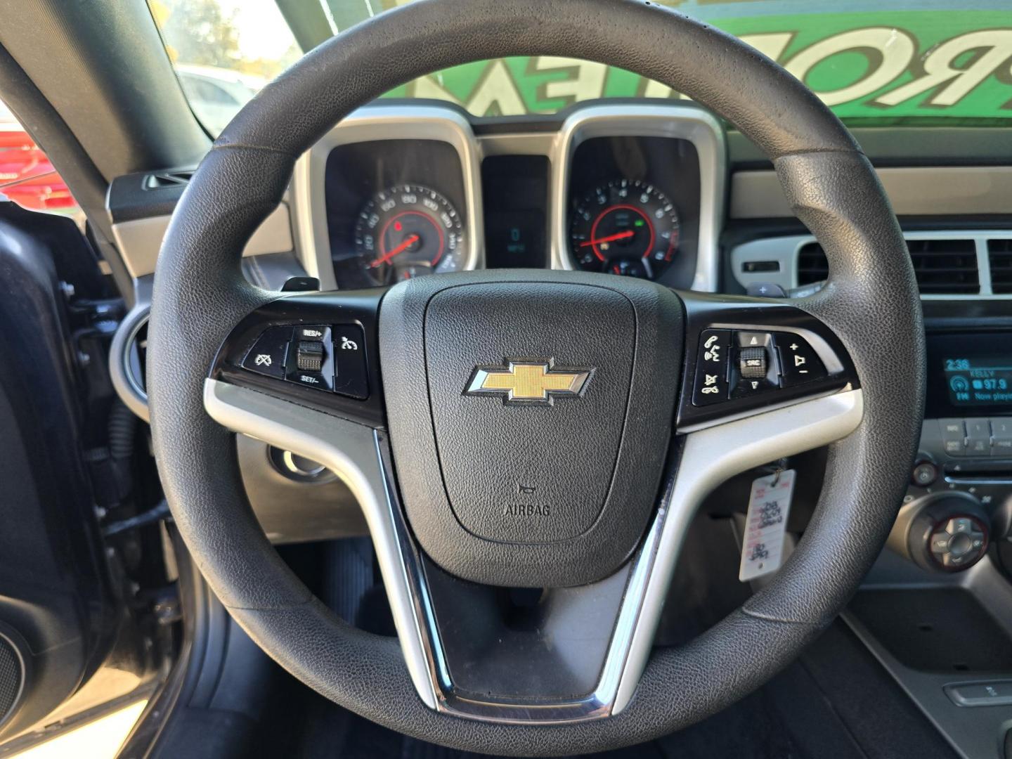 2013 BLUE /BLACK Chevrolet Camaro LS (2G1FA1E32D9) with an 3.6L V6 DOHC 24V FFV engine, 6-Speed Automatic transmission, located at 2660 S.Garland Avenue, Garland, TX, 75041, (469) 298-3118, 32.885551, -96.655602 - Welcome to DallasAutos4Less, one of the Premier BUY HERE PAY HERE Dealers in the North Dallas Area. We specialize in financing to people with NO CREDIT or BAD CREDIT. We need proof of income, proof of residence, and a ID. Come buy your new car from us today!! This is a very well cared for 2013 CH - Photo#12