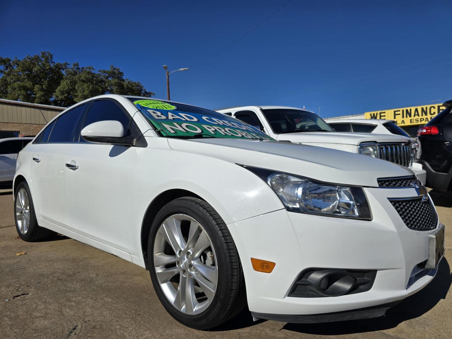 2013 WHITE /BEIGE Chevrolet Cruze LTZ (1G1PG5SB0D7) with an 1.4L L4 DOHC 16V TURBO engine, 6-Speed Automatic transmission, located at 2660 S.Garland Avenue, Garland, TX, 75041, (469) 298-3118, 32.885551, -96.655602 - Welcome to DallasAutos4Less, one of the Premier BUY HERE PAY HERE Dealers in the North Dallas Area. We specialize in financing to people with NO CREDIT or BAD CREDIT. We need proof of income, proof of residence, and a ID. Come buy your new car from us today!! This is a very well cared for 2013 CH - Photo#1