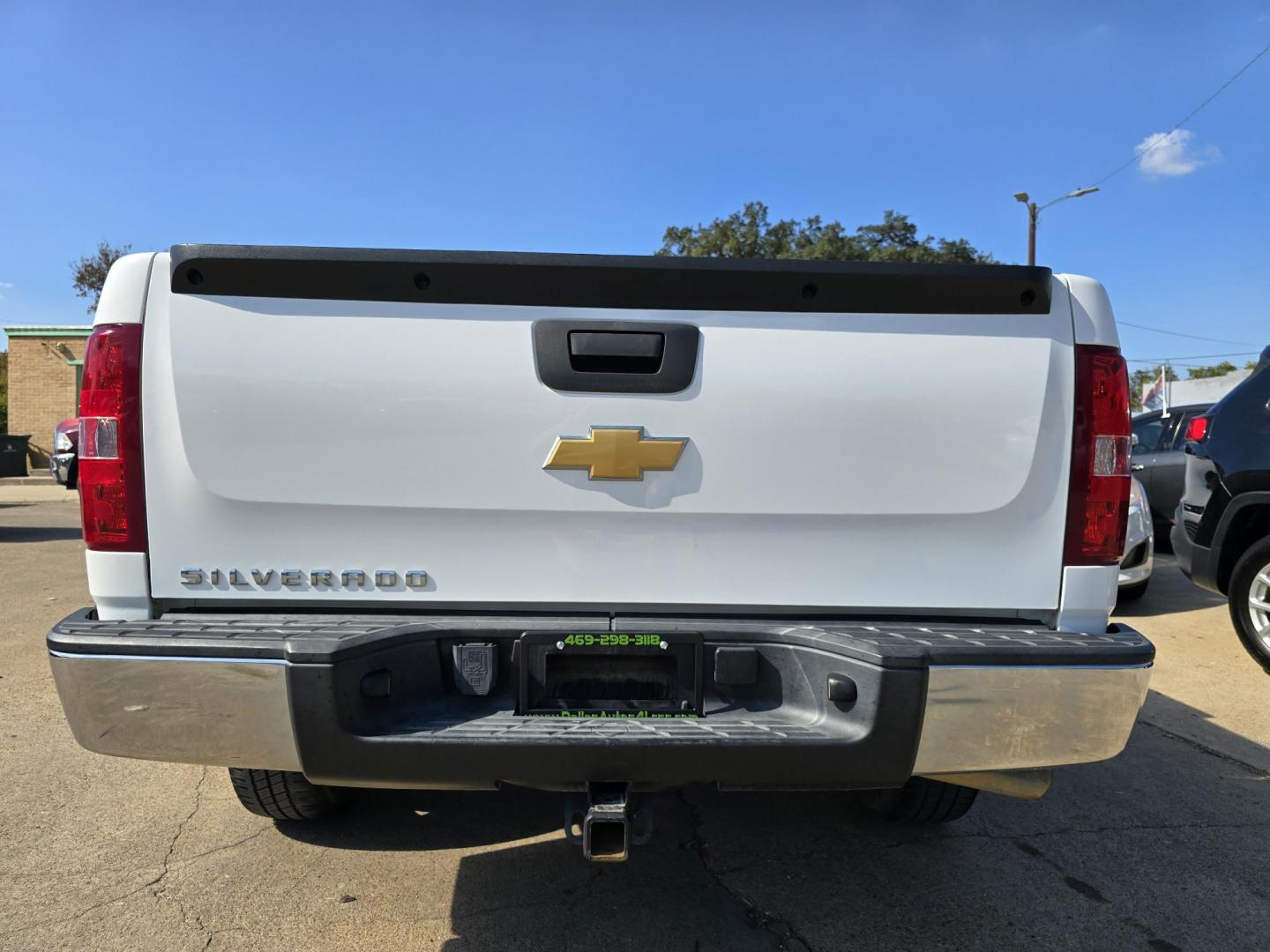 2013 WHITE Chevrolet Silverado 1500 LS (1GCRCPEA2DZ) with an 4.8L V8 OHV 16V engine, AUTO transmission, located at 2660 S.Garland Avenue, Garland, TX, 75041, (469) 298-3118, 32.885551, -96.655602 - Photo#4