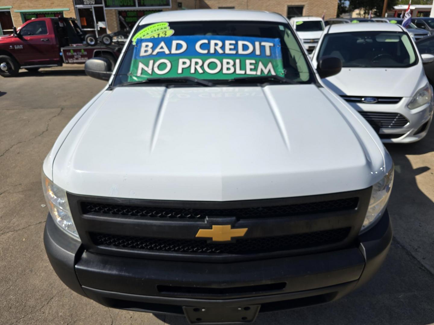 2013 WHITE Chevrolet Silverado 1500 LS (1GCRCPEA2DZ) with an 4.8L V8 OHV 16V engine, AUTO transmission, located at 2660 S.Garland Avenue, Garland, TX, 75041, (469) 298-3118, 32.885551, -96.655602 - Photo#9