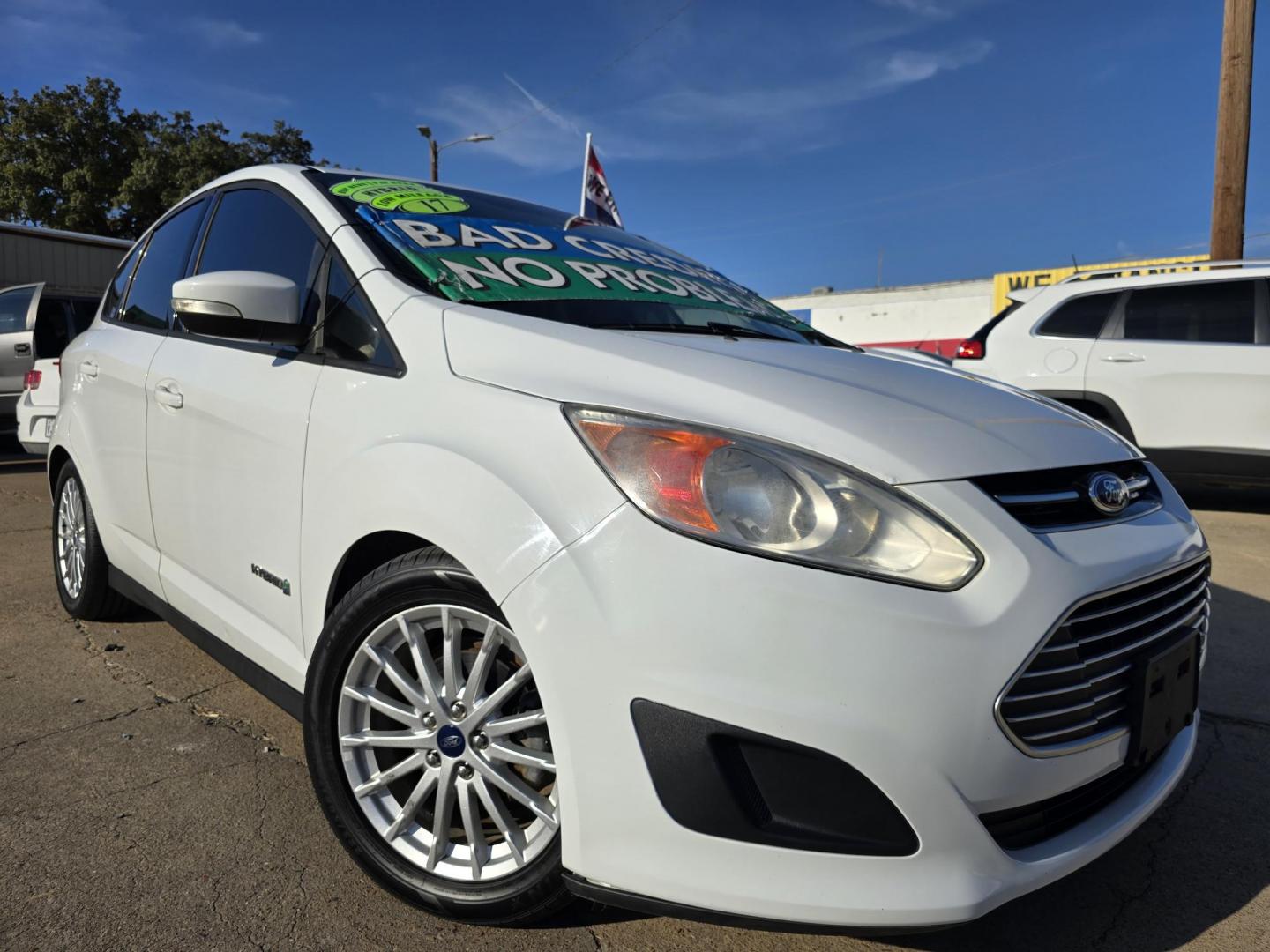 2013 WHITE Ford C-Max Hybrid SE (1FADP5AU8DL) with an 2.0L L4 DOHC 16V HYBRID engine, Continuously Variable Transmission transmission, located at 2660 S.Garland Avenue, Garland, TX, 75041, (469) 298-3118, 32.885551, -96.655602 - Photo#0