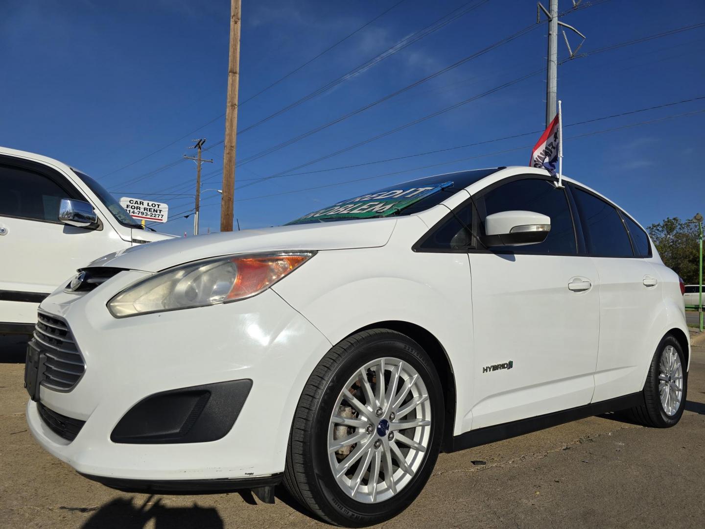 2013 WHITE Ford C-Max Hybrid SE (1FADP5AU8DL) with an 2.0L L4 DOHC 16V HYBRID engine, Continuously Variable Transmission transmission, located at 2660 S.Garland Avenue, Garland, TX, 75041, (469) 298-3118, 32.885551, -96.655602 - Photo#7