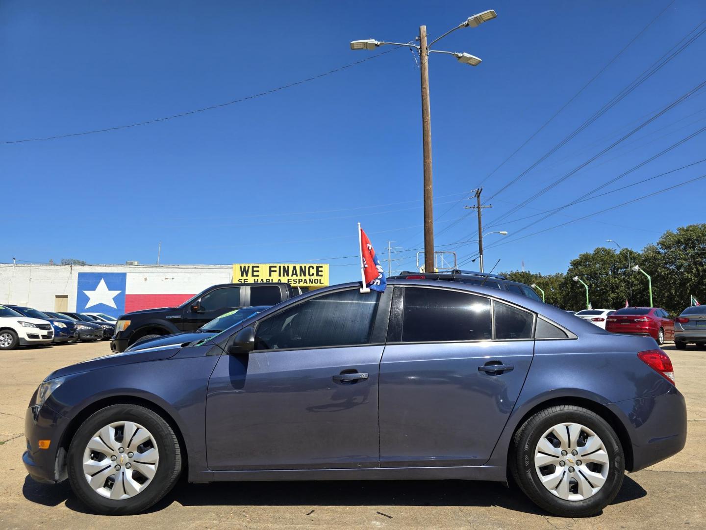 2014 BLUE /GRAY CHEVROLET CRUZE LS LS (1G1PA5SH7E7) , AUTO transmission, located at 2660 S.Garland Avenue, Garland, TX, 75041, (469) 298-3118, 32.885551, -96.655602 - Welcome to DallasAutos4Less, one of the Premier BUY HERE PAY HERE Dealers in the North Dallas Area. We specialize in financing to people with NO CREDIT or BAD CREDIT. We need proof of income, proof of residence, and a ID. Come buy your new car from us today!! This is a very clean 2014 CHEVY CRUZE - Photo#6