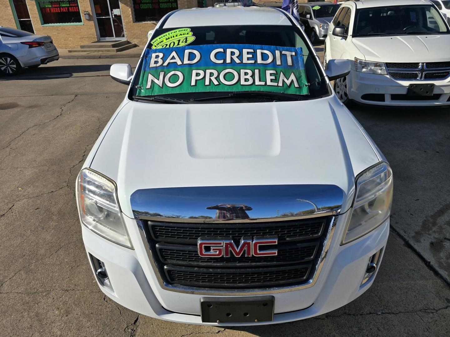 2014 WHITE GMC Terrain SLE (2GKFLVEK5E6) with an 2.4L L4 DOHC 16V FFV engine, 6-Speed Automatic transmission, located at 2660 S.Garland Avenue, Garland, TX, 75041, (469) 298-3118, 32.885551, -96.655602 - Photo#8