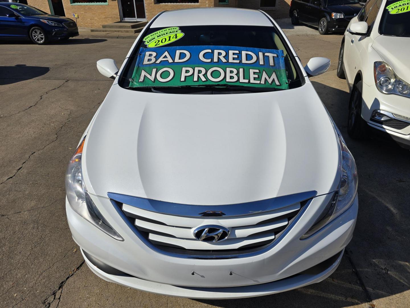 2014 Hyundai Sonata GLS (5NPEB4AC1EH) with an 2.4L L4 DOHC 16V engine, 6-Speed Automatic transmission, located at 2660 S.Garland Avenue, Garland, TX, 75041, (469) 298-3118, 32.885551, -96.655602 - Photo#8