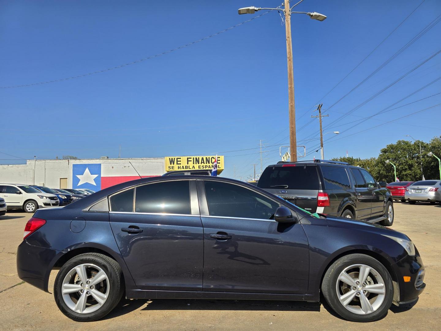 2015 Chevrolet Cruze 2LT (1G1PE5SB8F7) with an 1.4L L4 DOHC 16V TURBO engine, 6-Speed Automatic transmission, located at 2660 S.Garland Avenue, Garland, TX, 75041, (469) 298-3118, 32.885551, -96.655602 - Photo#2