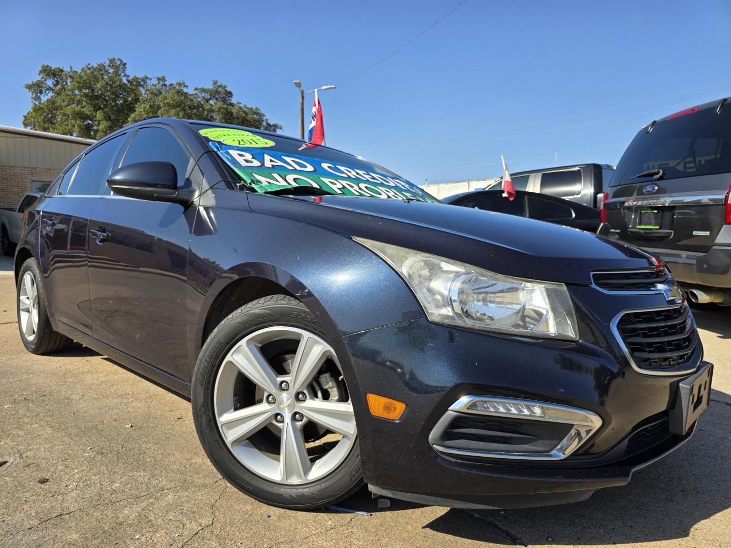 2015 Chevrolet Cruze 2LT (1G1PE5SB8F7) with an 1.4L L4 DOHC 16V TURBO engine, 6-Speed Automatic transmission, located at 2660 S.Garland Avenue, Garland, TX, 75041, (469) 298-3118, 32.885551, -96.655602 - Photo#0