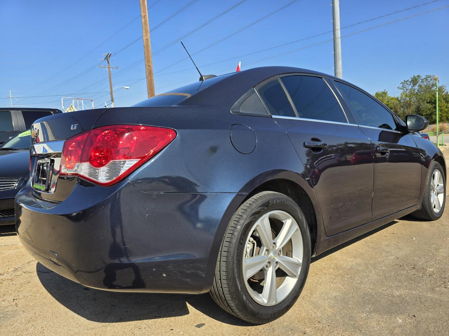 2015 Chevrolet Cruze 2LT (1G1PE5SB8F7) with an 1.4L L4 DOHC 16V TURBO engine, 6-Speed Automatic transmission, located at 2660 S.Garland Avenue, Garland, TX, 75041, (469) 298-3118, 32.885551, -96.655602 - Photo#3