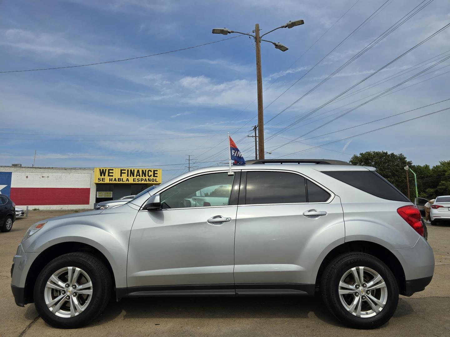 2015 Chevrolet Equinox LT (2GNALBEKXF1) with an 2.4L L4 DOHC 16V FFV engine, 6-Speed Automatic transmission, located at 2660 S.Garland Avenue, Garland, TX, 75041, (469) 298-3118, 32.885551, -96.655602 - Photo#6