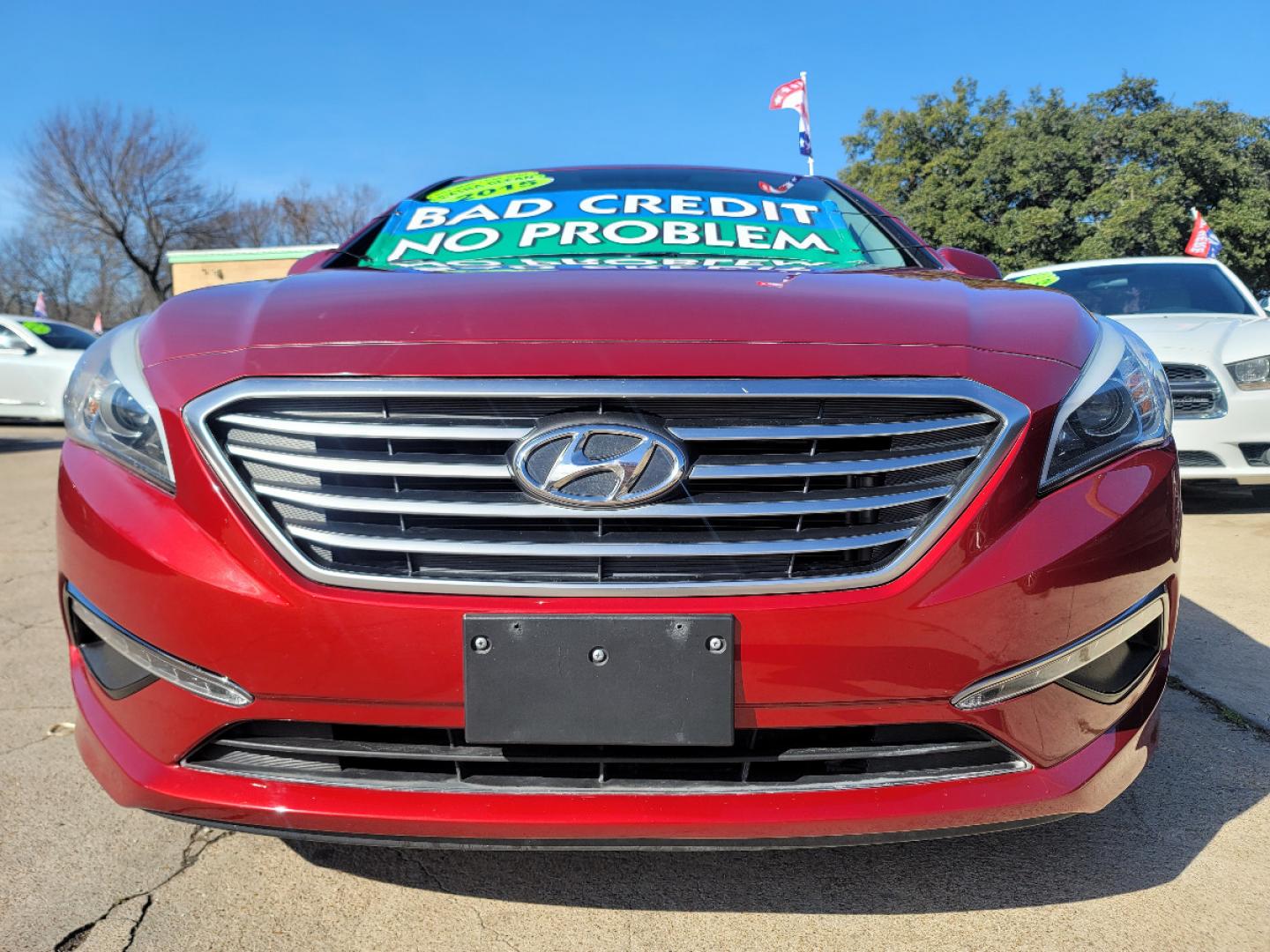 2015 RED /GRAY Hyundai Sonata ECO (5NPE24AF6FH) with an 1.6L L4 DOHC 16V engine, 7-Speed Automatic transmission, located at 2660 S.Garland Avenue, Garland, TX, 75041, (469) 298-3118, 32.885551, -96.655602 - Welcome to DallasAutos4Less, one of the Premier BUY HERE PAY HERE Dealers in the North Dallas Area. We specialize in financing to people with NO CREDIT or BAD CREDIT. We need proof of income, proof of residence, and a ID. Come buy your new car from us today!! This is a Very clean 2015 HYUNDAI SON - Photo#9