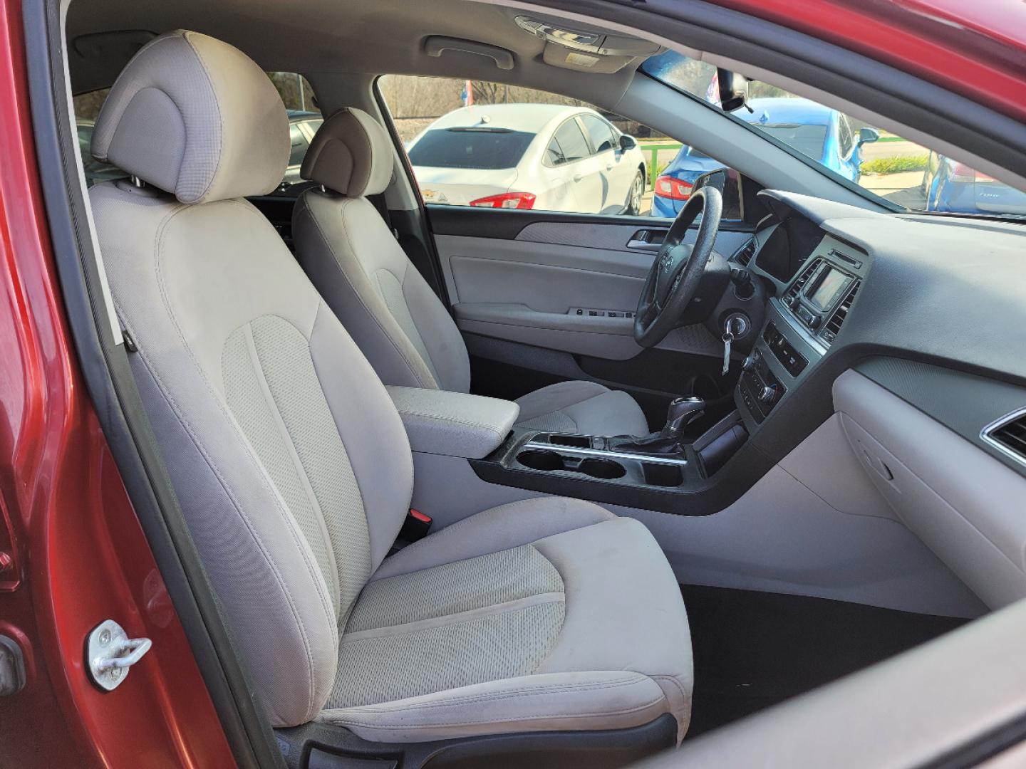 2015 RED /GRAY Hyundai Sonata ECO (5NPE24AF6FH) with an 1.6L L4 DOHC 16V engine, 7-Speed Automatic transmission, located at 2660 S.Garland Avenue, Garland, TX, 75041, (469) 298-3118, 32.885551, -96.655602 - Welcome to DallasAutos4Less, one of the Premier BUY HERE PAY HERE Dealers in the North Dallas Area. We specialize in financing to people with NO CREDIT or BAD CREDIT. We need proof of income, proof of residence, and a ID. Come buy your new car from us today!! This is a Very clean 2015 HYUNDAI SON - Photo#19