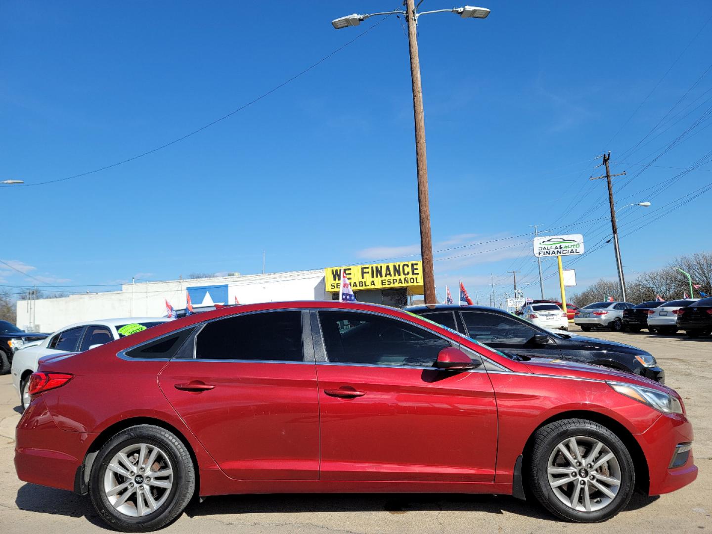 2015 RED /GRAY Hyundai Sonata ECO (5NPE24AF6FH) with an 1.6L L4 DOHC 16V engine, 7-Speed Automatic transmission, located at 2660 S.Garland Avenue, Garland, TX, 75041, (469) 298-3118, 32.885551, -96.655602 - Welcome to DallasAutos4Less, one of the Premier BUY HERE PAY HERE Dealers in the North Dallas Area. We specialize in financing to people with NO CREDIT or BAD CREDIT. We need proof of income, proof of residence, and a ID. Come buy your new car from us today!! This is a Very clean 2015 HYUNDAI SON - Photo#2