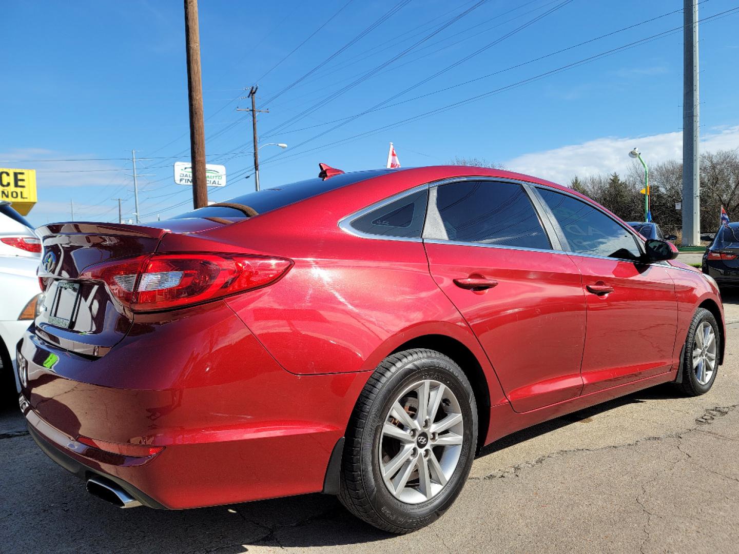 2015 RED /GRAY Hyundai Sonata ECO (5NPE24AF6FH) with an 1.6L L4 DOHC 16V engine, 7-Speed Automatic transmission, located at 2660 S.Garland Avenue, Garland, TX, 75041, (469) 298-3118, 32.885551, -96.655602 - Welcome to DallasAutos4Less, one of the Premier BUY HERE PAY HERE Dealers in the North Dallas Area. We specialize in financing to people with NO CREDIT or BAD CREDIT. We need proof of income, proof of residence, and a ID. Come buy your new car from us today!! This is a Very clean 2015 HYUNDAI SON - Photo#3