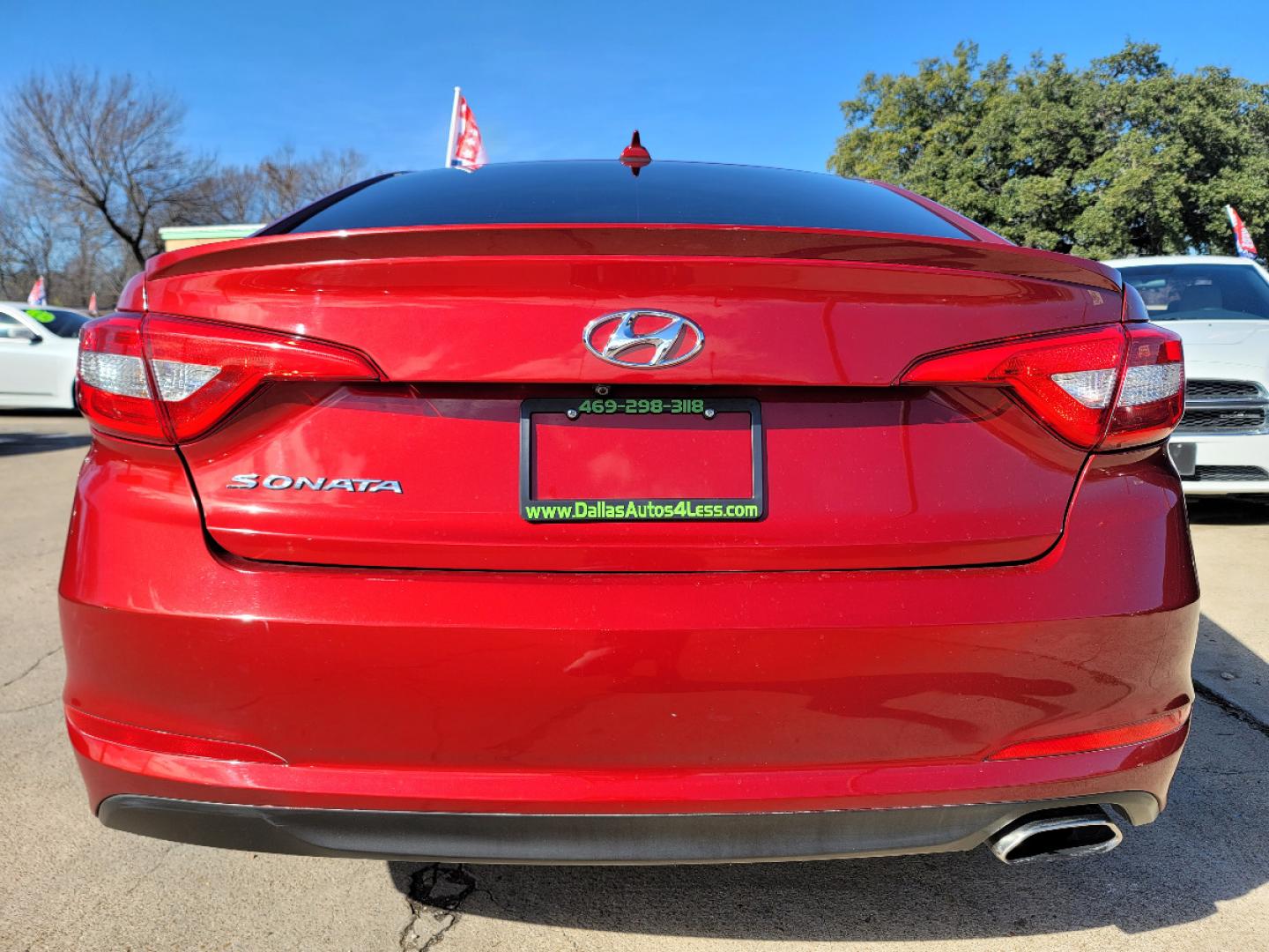 2015 RED /GRAY Hyundai Sonata ECO (5NPE24AF6FH) with an 1.6L L4 DOHC 16V engine, 7-Speed Automatic transmission, located at 2660 S.Garland Avenue, Garland, TX, 75041, (469) 298-3118, 32.885551, -96.655602 - Welcome to DallasAutos4Less, one of the Premier BUY HERE PAY HERE Dealers in the North Dallas Area. We specialize in financing to people with NO CREDIT or BAD CREDIT. We need proof of income, proof of residence, and a ID. Come buy your new car from us today!! This is a Very clean 2015 HYUNDAI SON - Photo#4