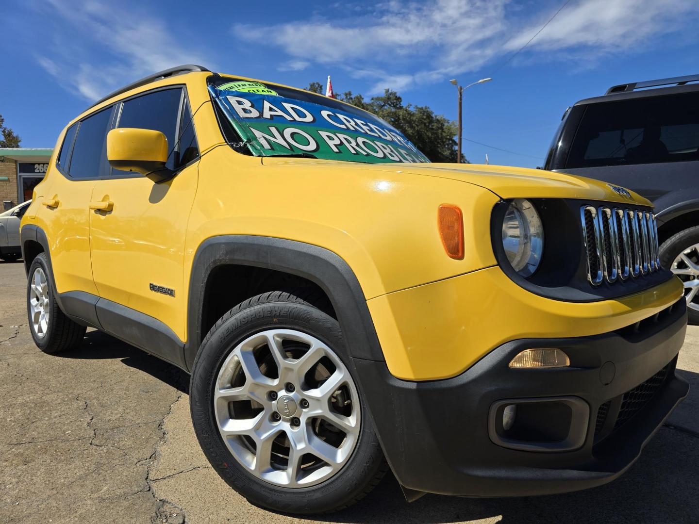 2015 YELLOW Jeep Renegade Latitude (ZACCJABT6FP) with an 2.4L L4 engine, AUTO transmission, located at 2660 S.Garland Avenue, Garland, TX, 75041, (469) 298-3118, 32.885551, -96.655602 - Photo#0