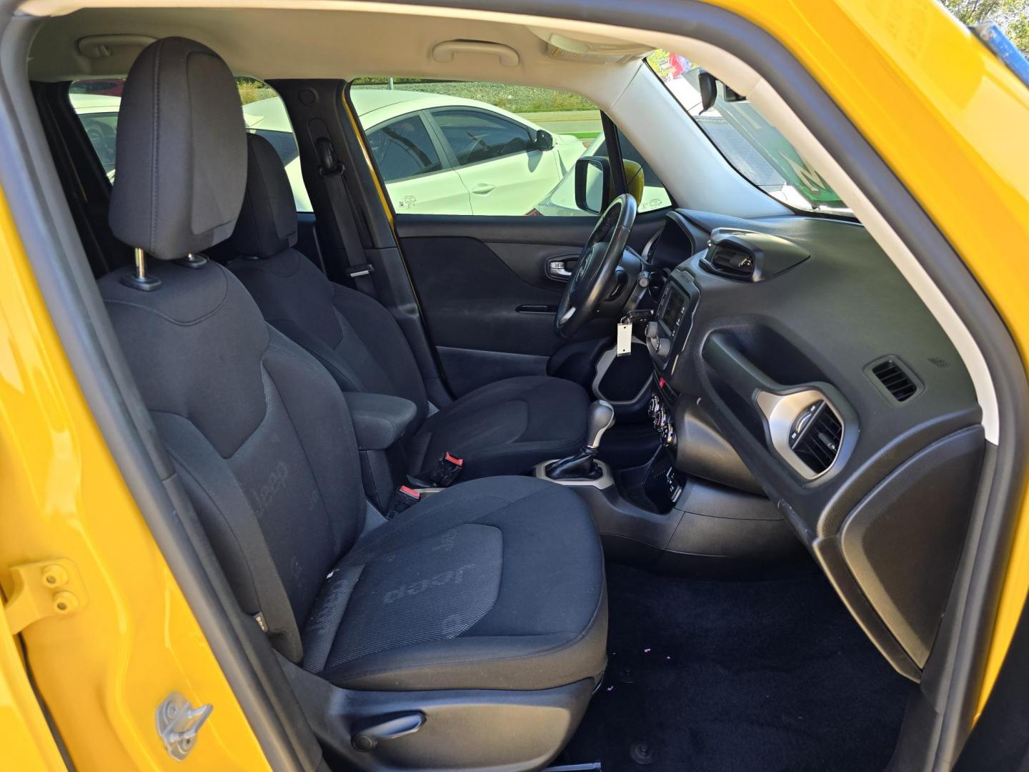 2015 YELLOW Jeep Renegade Latitude (ZACCJABT6FP) with an 2.4L L4 engine, AUTO transmission, located at 2660 S.Garland Avenue, Garland, TX, 75041, (469) 298-3118, 32.885551, -96.655602 - Photo#18