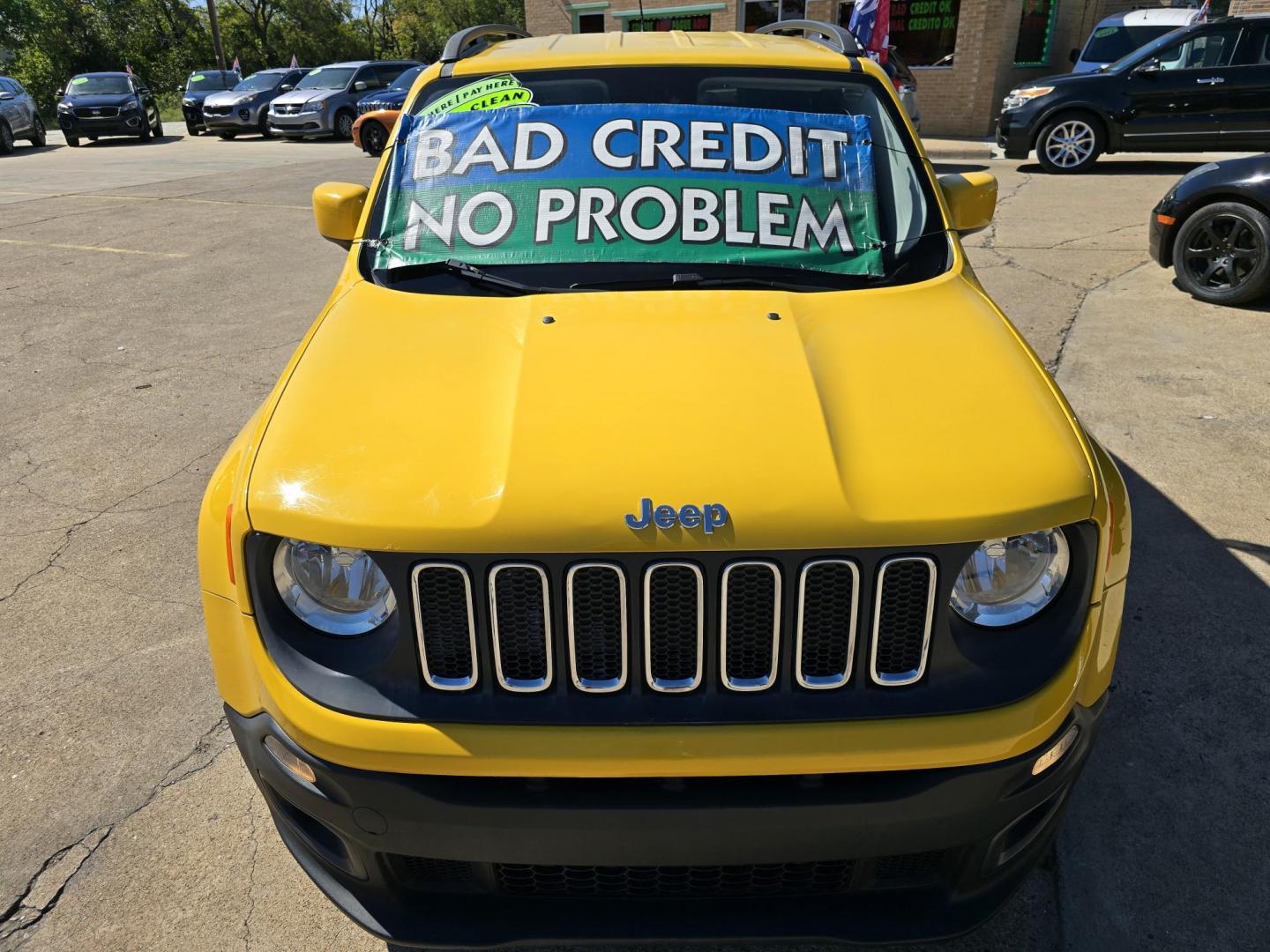 2015 YELLOW Jeep Renegade Latitude (ZACCJABT6FP) with an 2.4L L4 engine, AUTO transmission, located at 2660 S.Garland Avenue, Garland, TX, 75041, (469) 298-3118, 32.885551, -96.655602 - Photo#8