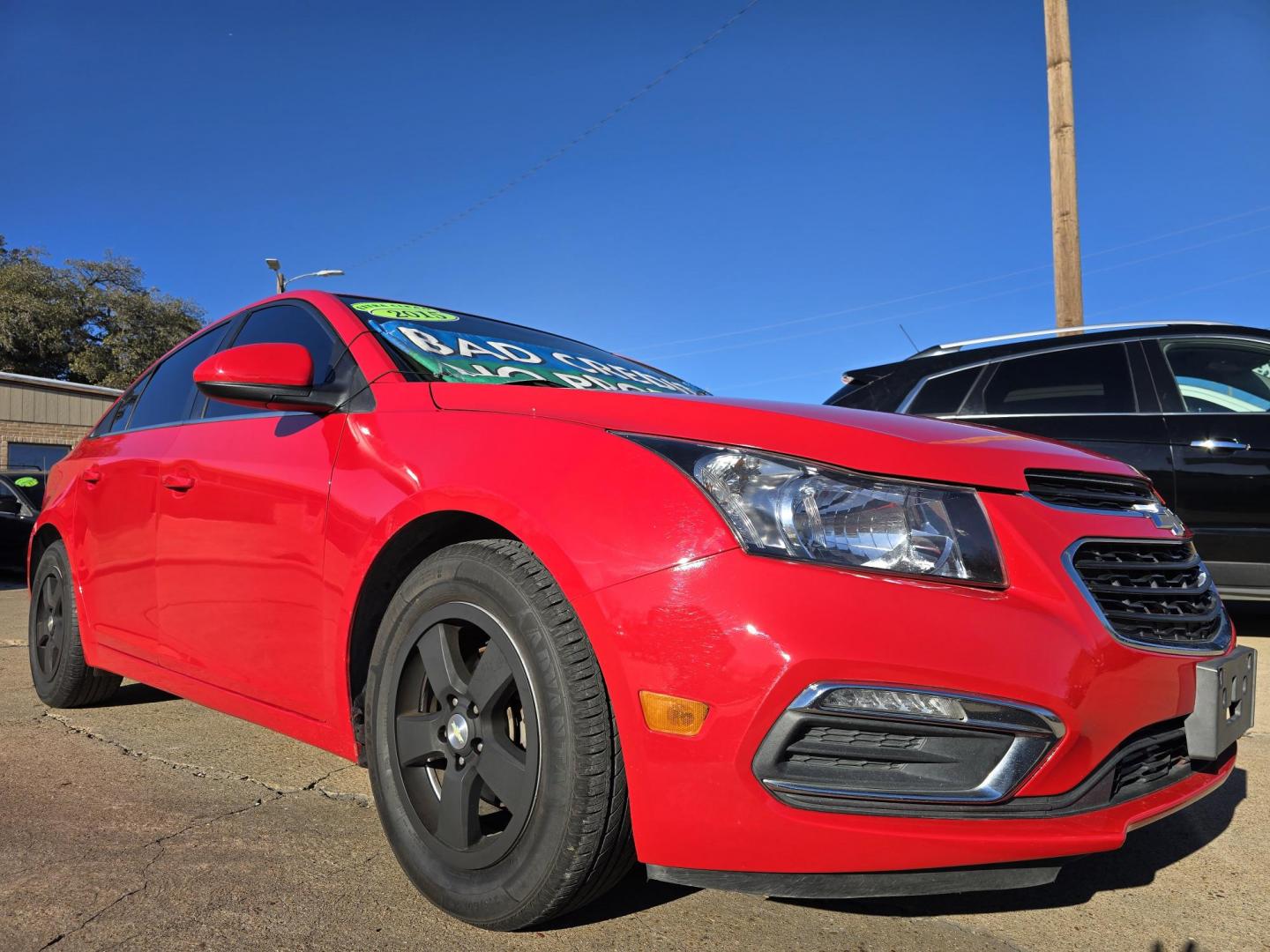 2015 RED /BLACK Chevrolet Cruze 1LT (1G1PC5SB0F7) with an 1.4L L4 DOHC 16V TURBO engine, 6-Speed Automatic transmission, located at 2660 S.Garland Avenue, Garland, TX, 75041, (469) 298-3118, 32.885551, -96.655602 - Welcome to DallasAutos4Less, one of the Premier BUY HERE PAY HERE Dealers in the North Dallas Area. We specialize in financing to people with NO CREDIT or BAD CREDIT. We need proof of income, proof of residence, and a ID. Come buy your new car from us today!! This is a very well cared for 2015 CH - Photo#1