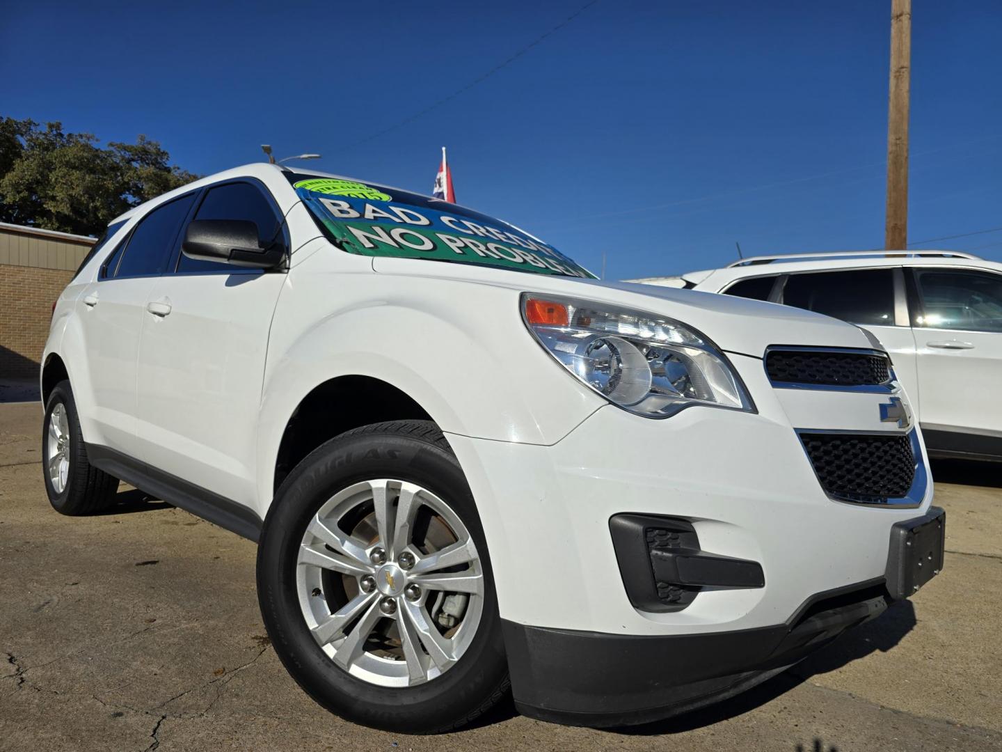 2015 WHITE Chevrolet Equinox LS (2GNALAEK6F1) with an 2.4L L4 DOHC 16V FFV engine, 6-Speed Automatic transmission, located at 2660 S.Garland Avenue, Garland, TX, 75041, (469) 298-3118, 32.885551, -96.655602 - Photo#0