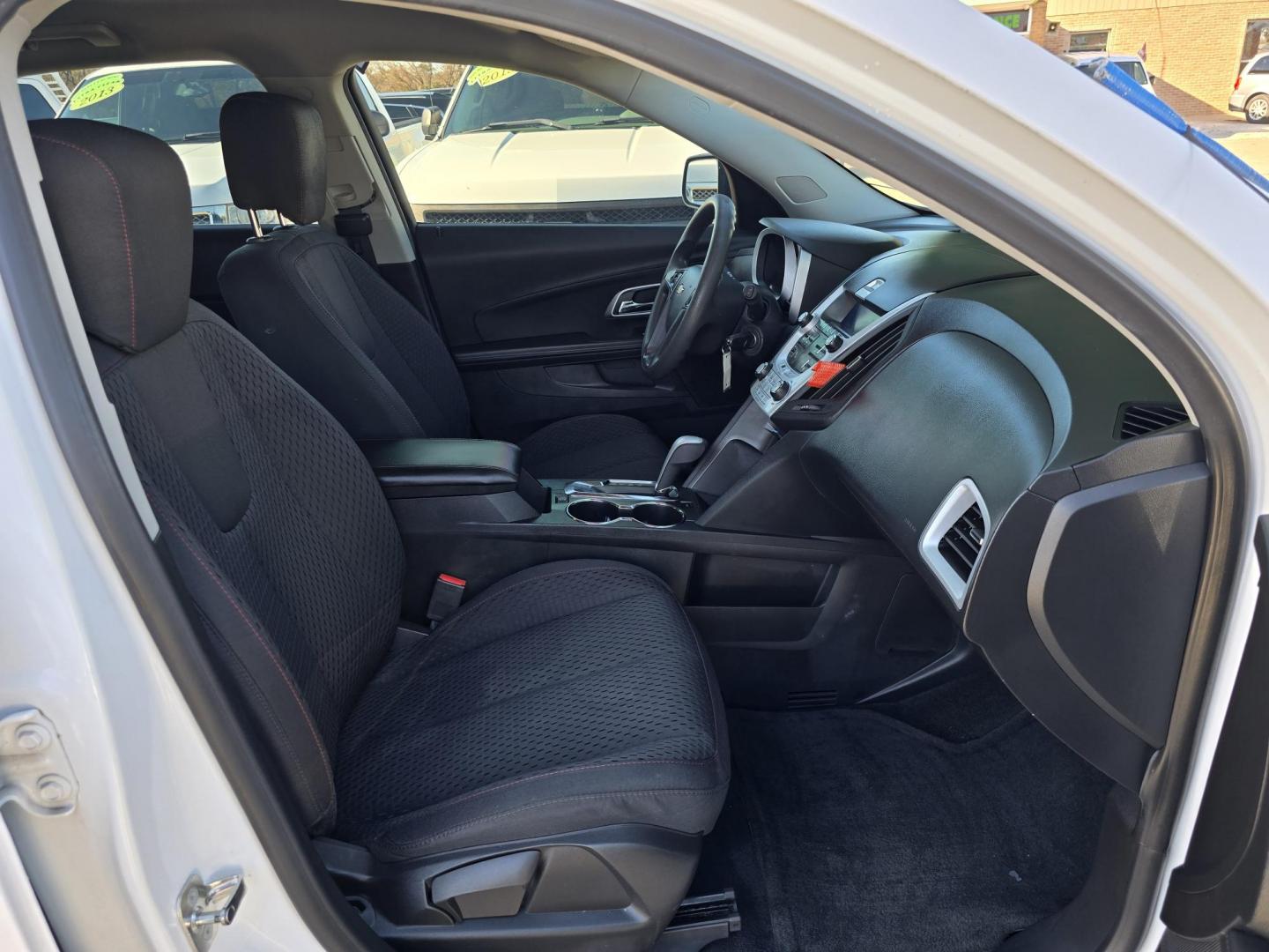 2015 WHITE Chevrolet Equinox LS (2GNALAEK6F1) with an 2.4L L4 DOHC 16V FFV engine, 6-Speed Automatic transmission, located at 2660 S.Garland Avenue, Garland, TX, 75041, (469) 298-3118, 32.885551, -96.655602 - Photo#17