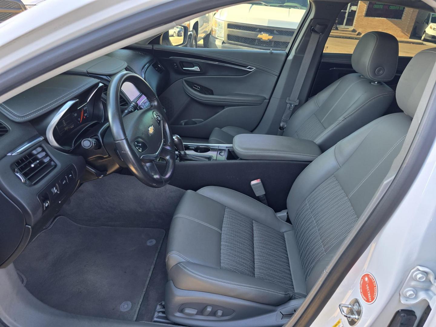 2015 WHITE Chevrolet Impala LT (1G1115SLXFU) with an 2.5L L4 DOHC 16V engine, 6-Speed Automatic transmission, located at 2660 S.Garland Avenue, Garland, TX, 75041, (469) 298-3118, 32.885551, -96.655602 - Photo#12