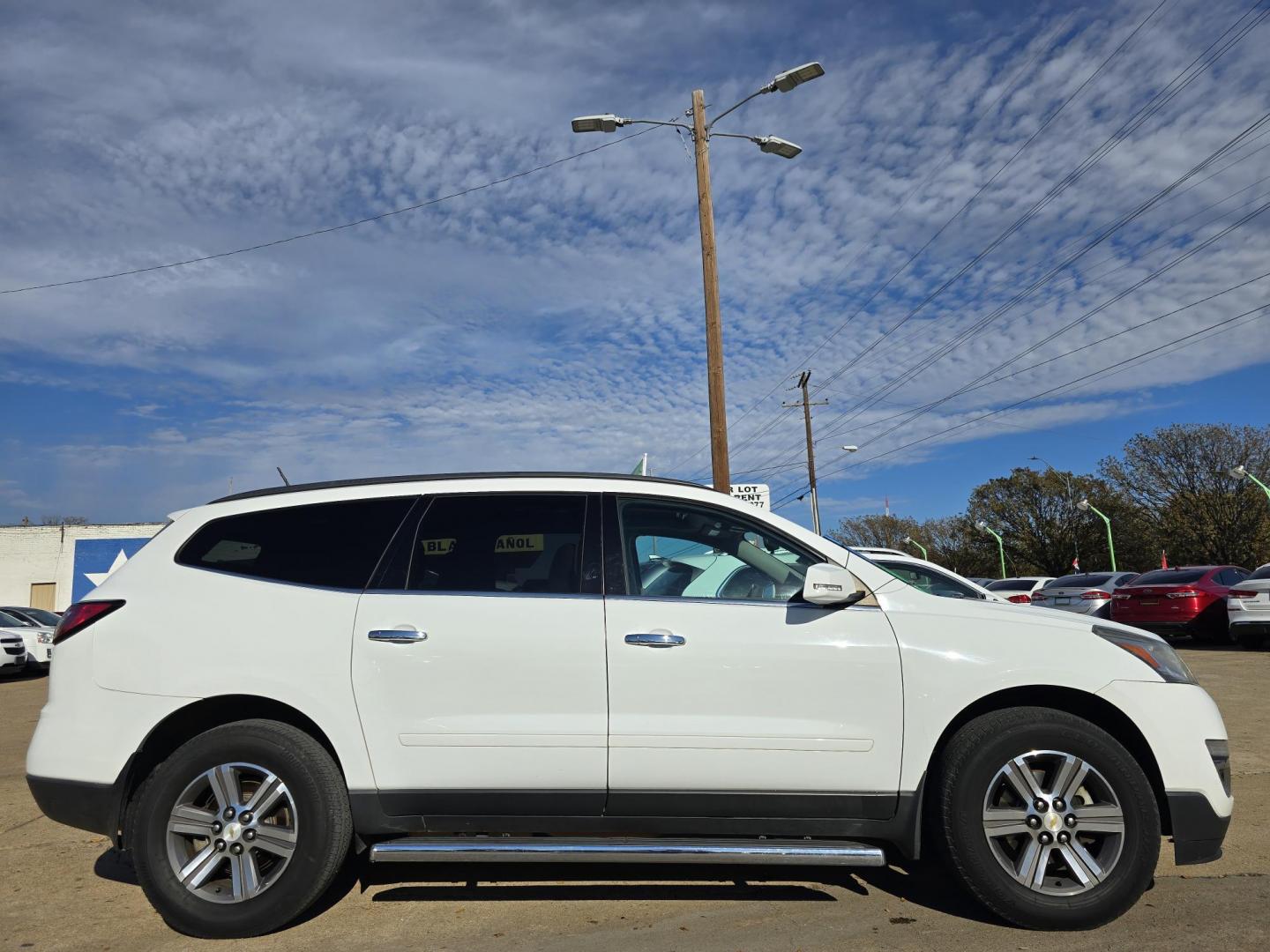 2015 Chevrolet Traverse 1LT (1GNKRGKD0FJ) with an 3.6L V6 DOHC 24V engine, 6-Speed Automatic transmission, located at 2660 S.Garland Avenue, Garland, TX, 75041, (469) 298-3118, 32.885551, -96.655602 - Welcome to DallasAutos4Less, one of the Premier BUY HERE PAY HERE Dealers in the North Dallas Area. We specialize in financing to people with NO CREDIT or BAD CREDIT. We need proof of income, proof of residence, and a ID. Come buy your new car from us today!! This is a very clean 2015 CHEVY TRAVE - Photo#2