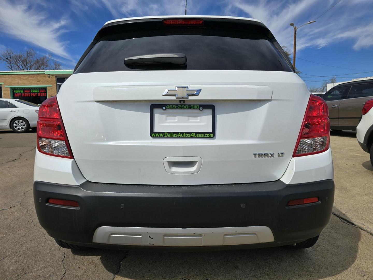 2015 WHITE Chevrolet Trax LT (KL7CJLSB0FB) with an 1.4L L4 DOHC 16V FFV engine, AUTO transmission, located at 2660 S.Garland Avenue, Garland, TX, 75041, (469) 298-3118, 32.885551, -96.655602 - Photo#4