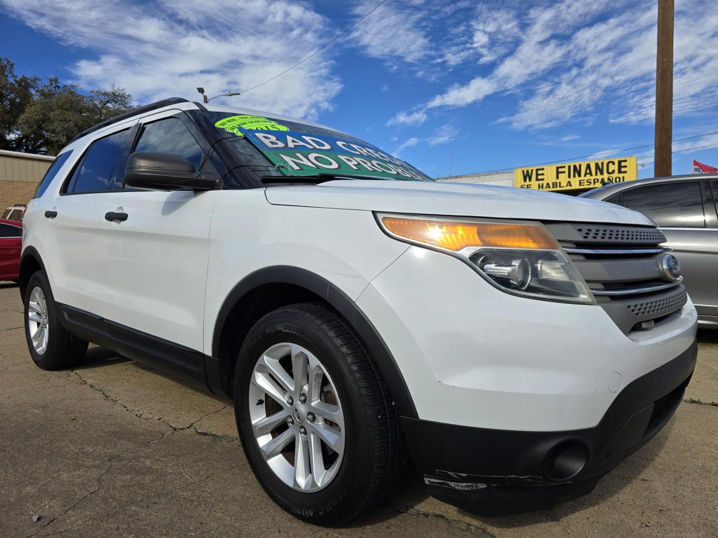 2015 WHITE Ford Explorer (1FM5K7B85FG) with an 3.5L V6 DOHC 24V engine, 6-Speed Automatic transmission, located at 2660 S.Garland Avenue, Garland, TX, 75041, (469) 298-3118, 32.885551, -96.655602 - Photo#1