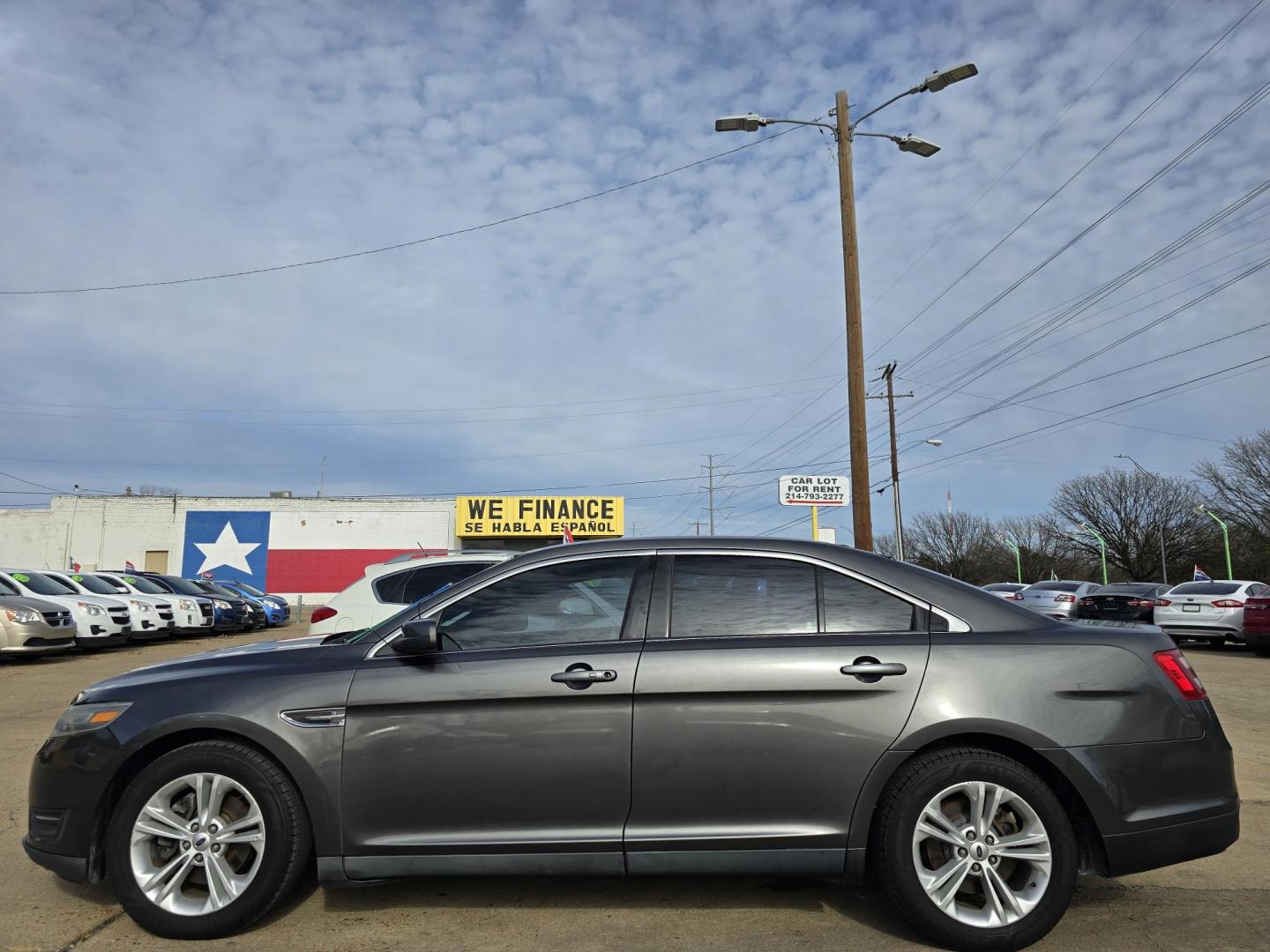 2015 GRAY Ford Taurus SEL (1FAHP2E84FG) with an 3.5L V6 DOHC 24V engine, 6-Speed Automatic transmission, located at 2660 S.Garland Avenue, Garland, TX, 75041, (469) 298-3118, 32.885551, -96.655602 - Photo#6