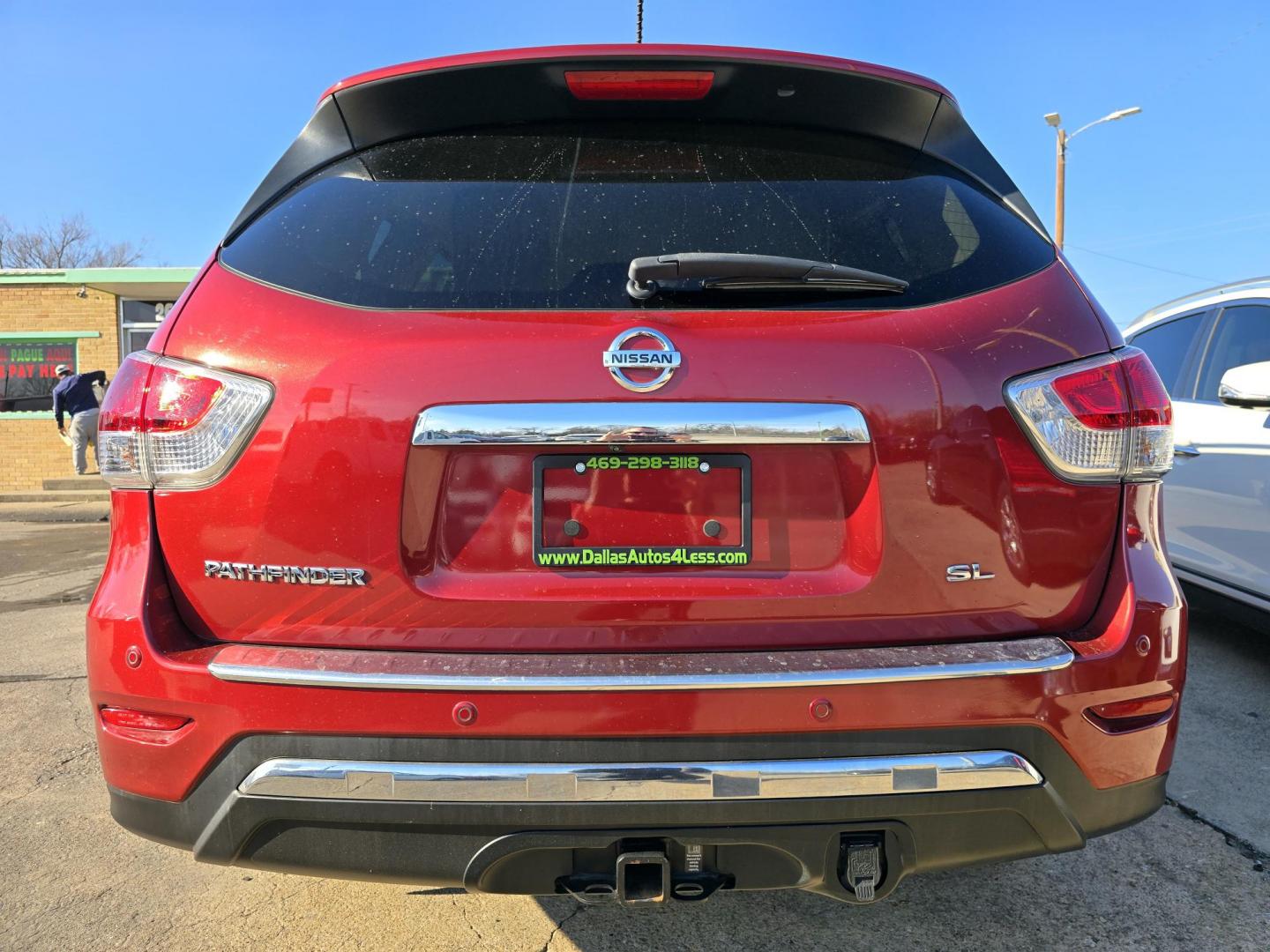 2015 RED Nissan Pathfinder SL (5N1AR2MN6FC) with an 3.5L V6 DOHC 24V engine, Continuously Variable Transmission transmission, located at 2660 S.Garland Avenue, Garland, TX, 75041, (469) 298-3118, 32.885551, -96.655602 - Photo#4