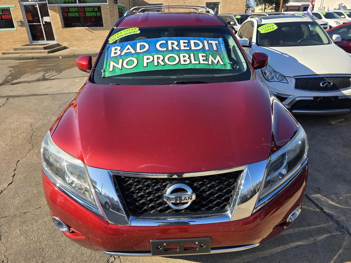 2015 RED Nissan Pathfinder SL (5N1AR2MN6FC) with an 3.5L V6 DOHC 24V engine, Continuously Variable Transmission transmission, located at 2660 S.Garland Avenue, Garland, TX, 75041, (469) 298-3118, 32.885551, -96.655602 - Photo#8