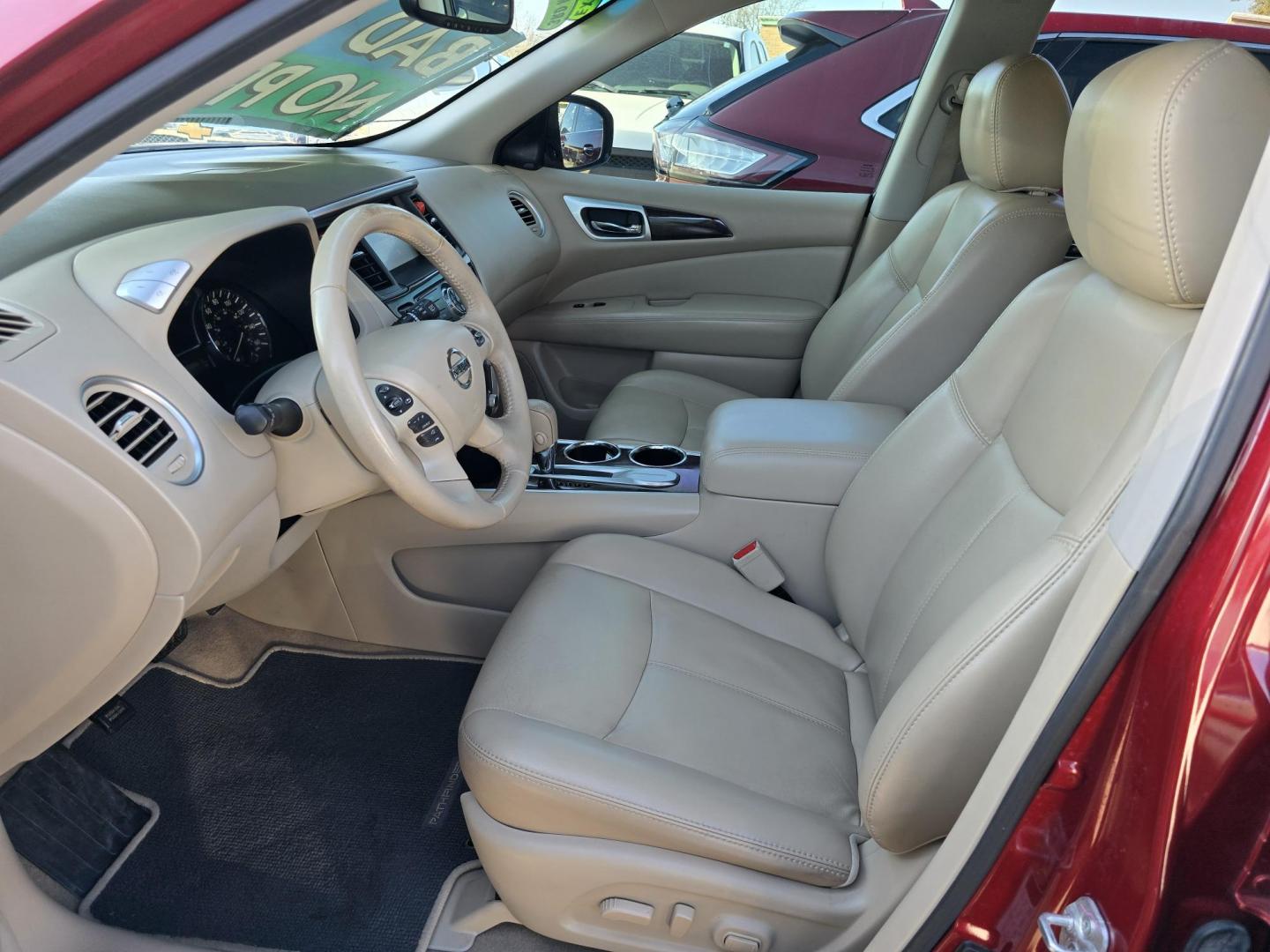 2015 RED Nissan Pathfinder SL (5N1AR2MN6FC) with an 3.5L V6 DOHC 24V engine, Continuously Variable Transmission transmission, located at 2660 S.Garland Avenue, Garland, TX, 75041, (469) 298-3118, 32.885551, -96.655602 - Photo#11