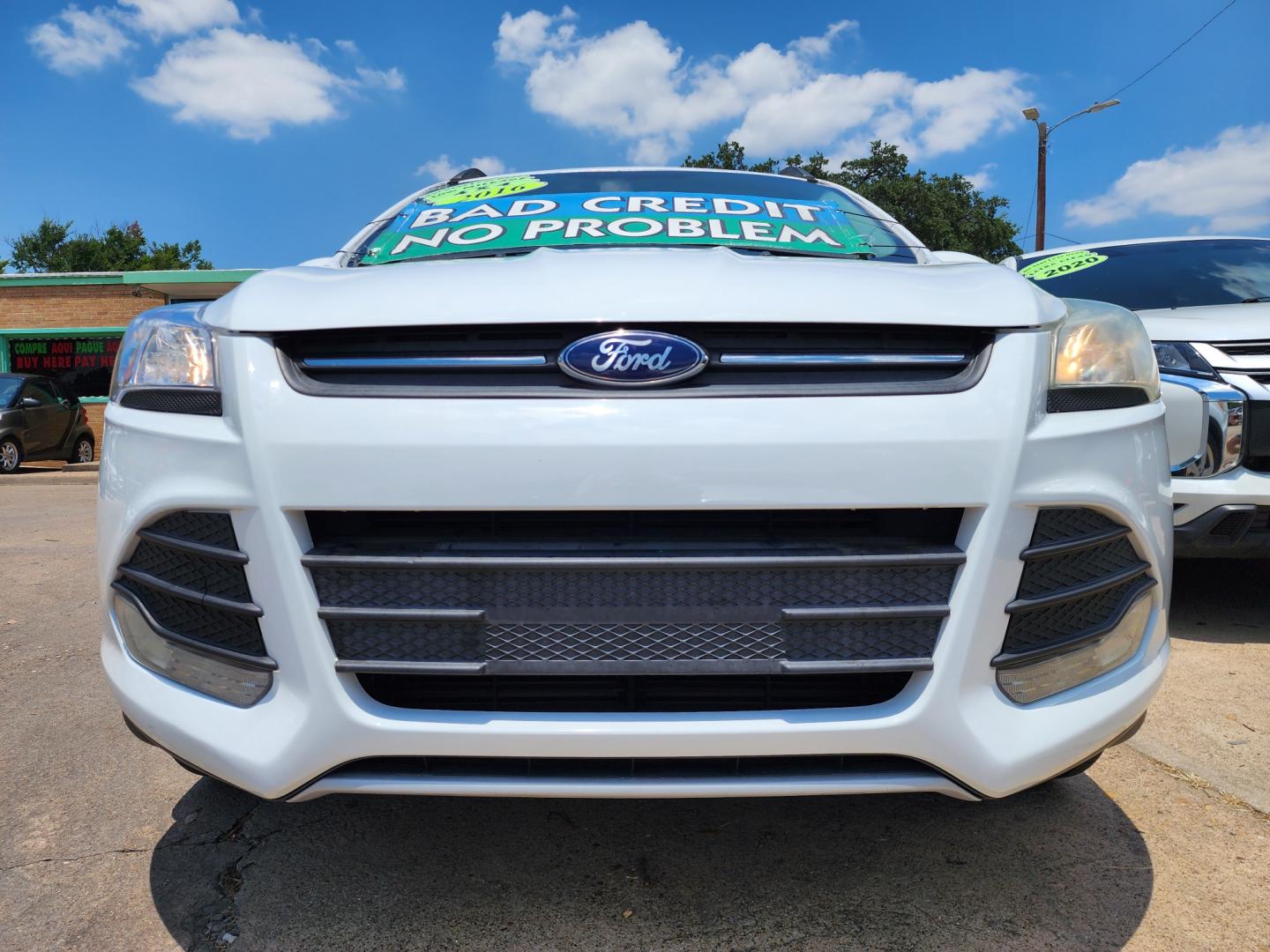 2016 WHITE Ford Escape SE (1FMCU9GX0GU) with an 1.6L L4 DOHC 16V engine, 6-Speed Automatic transmission, located at 2660 S.Garland Avenue, Garland, TX, 75041, (469) 298-3118, 32.885551, -96.655602 - Welcome to DallasAutos4Less, one of the Premier BUY HERE PAY HERE Dealers in the North Dallas Area. We specialize in financing to people with NO CREDIT or BAD CREDIT. We need proof of income, proof of residence, and a ID. Come buy your new car from us today!! This is a Super Clean 2016 FORD ESCAP - Photo#9