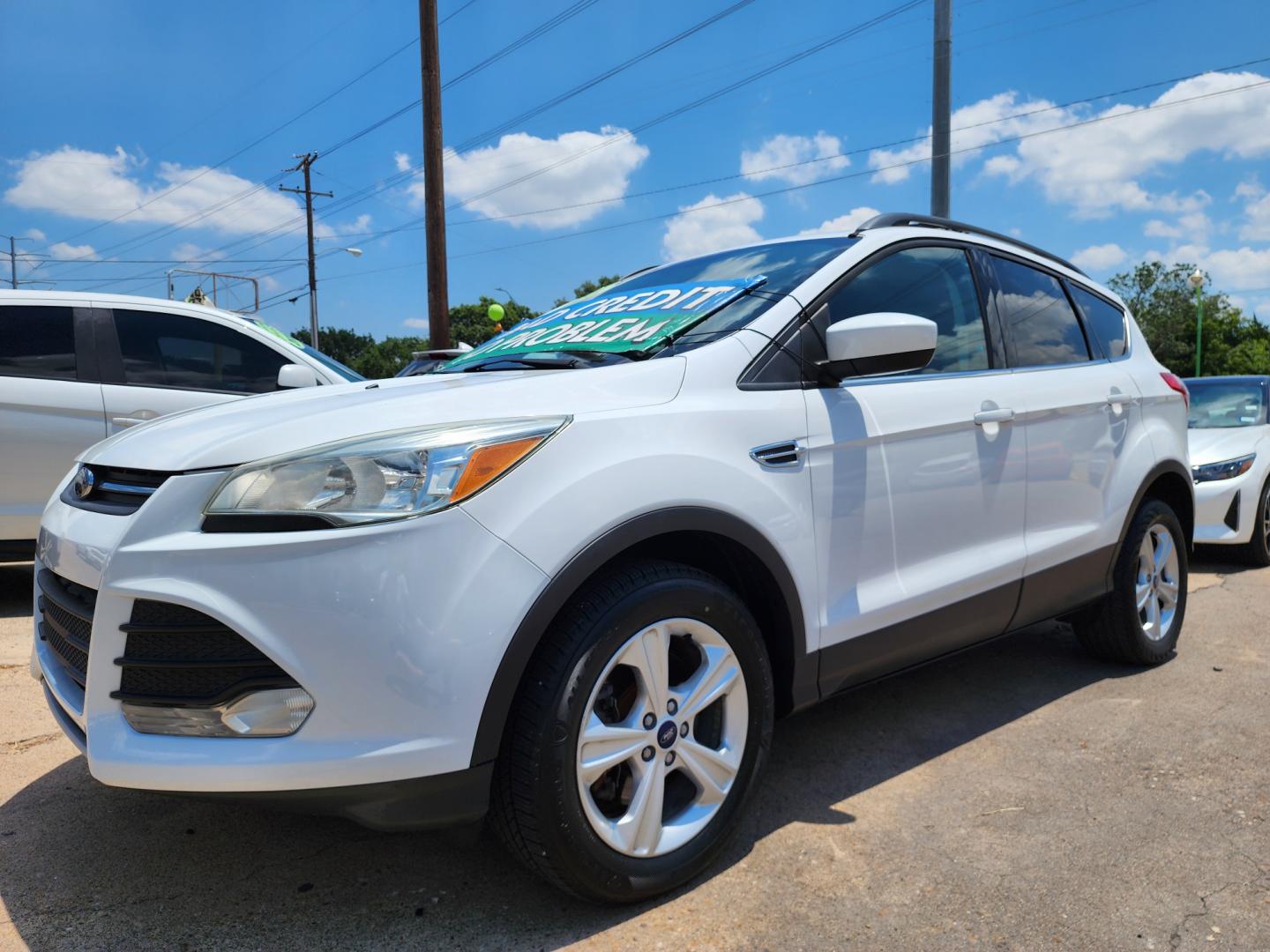 2016 WHITE Ford Escape SE (1FMCU9GX0GU) with an 1.6L L4 DOHC 16V engine, 6-Speed Automatic transmission, located at 2660 S.Garland Avenue, Garland, TX, 75041, (469) 298-3118, 32.885551, -96.655602 - Welcome to DallasAutos4Less, one of the Premier BUY HERE PAY HERE Dealers in the North Dallas Area. We specialize in financing to people with NO CREDIT or BAD CREDIT. We need proof of income, proof of residence, and a ID. Come buy your new car from us today!! This is a Super Clean 2016 FORD ESCAP - Photo#7