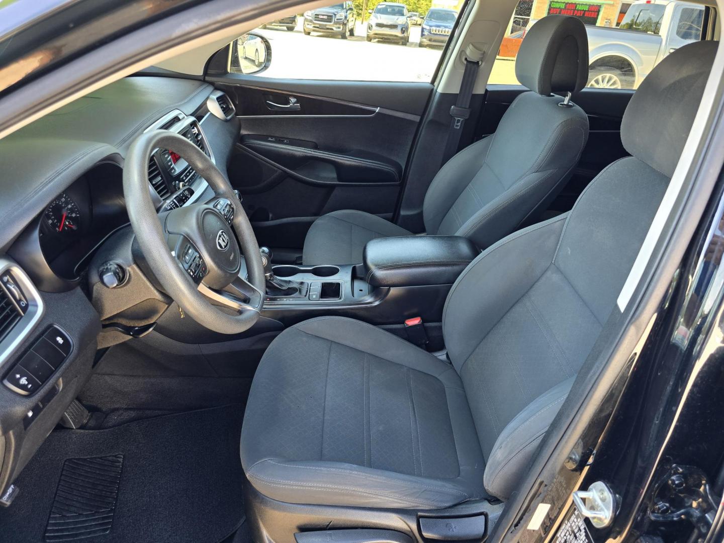 2016 BLACK Kia Sorento L (5XYPG4A34GG) with an 2.4L L4 DOHC 16V engine, 6-Speed Automatic transmission, located at 2660 S.Garland Avenue, Garland, TX, 75041, (469) 298-3118, 32.885551, -96.655602 - Photo#11