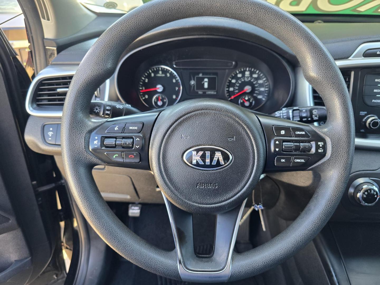 2016 BLACK Kia Sorento L (5XYPG4A34GG) with an 2.4L L4 DOHC 16V engine, 6-Speed Automatic transmission, located at 2660 S.Garland Avenue, Garland, TX, 75041, (469) 298-3118, 32.885551, -96.655602 - Photo#12