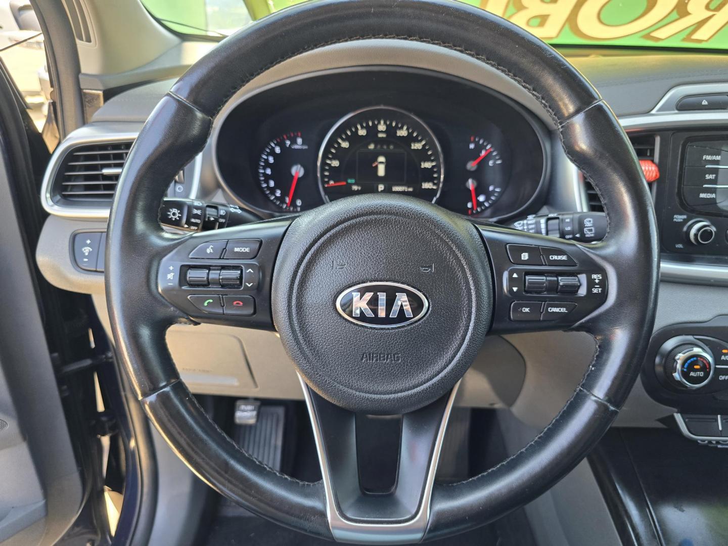 2016 Kia Sorento EX (5XYPH4A19GG) with an 2.4L L4 DOHC 16V engine, 6-Speed Automatic transmission, located at 2660 S.Garland Avenue, Garland, TX, 75041, (469) 298-3118, 32.885551, -96.655602 - Photo#13