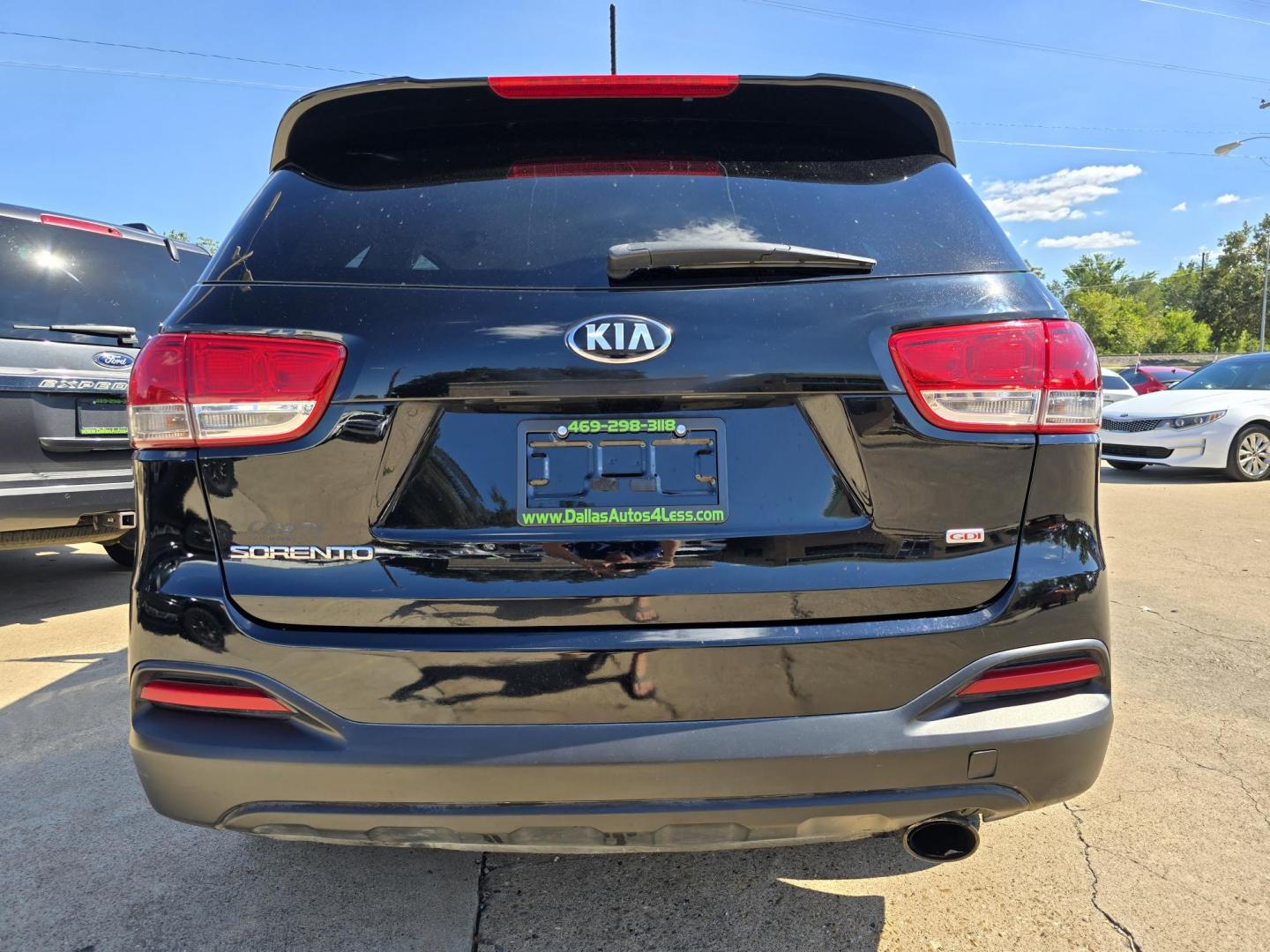 2016 BLACK Kia Sorento L (5XYPG4A34GG) with an 2.4L L4 DOHC 16V engine, 6-Speed Automatic transmission, located at 2660 S.Garland Avenue, Garland, TX, 75041, (469) 298-3118, 32.885551, -96.655602 - Photo#4