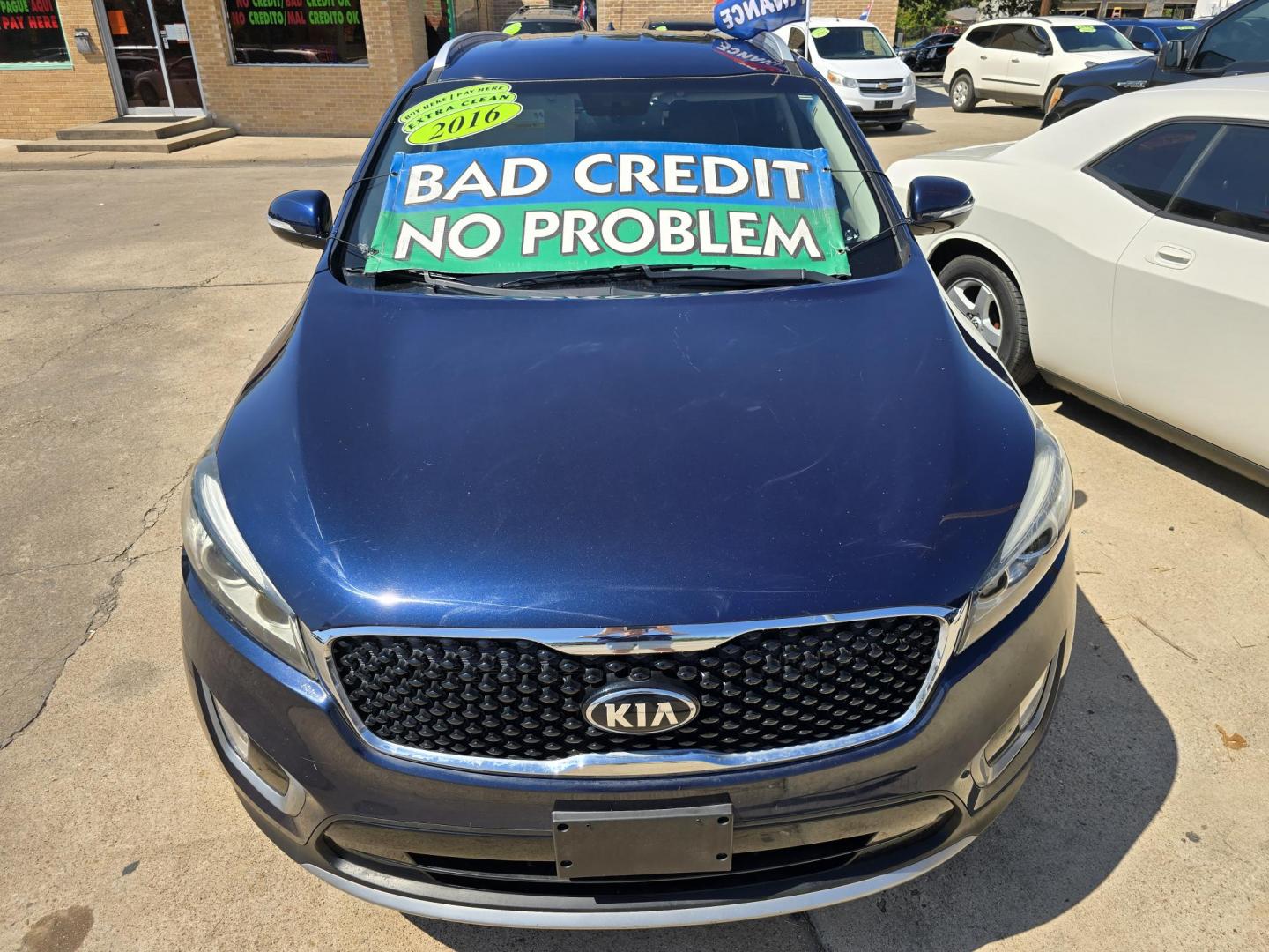 2016 Kia Sorento EX (5XYPH4A19GG) with an 2.4L L4 DOHC 16V engine, 6-Speed Automatic transmission, located at 2660 S.Garland Avenue, Garland, TX, 75041, (469) 298-3118, 32.885551, -96.655602 - Photo#8