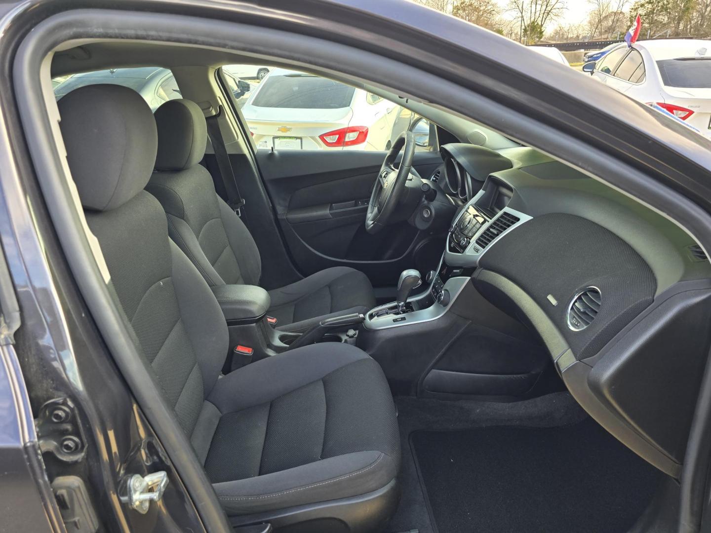 2016 GRAY /BLACK Chevrolet Cruze LT (1G1PE5SB6G7) with an 1.4L L4 DOHC 16V TURBO engine, 6-Speed Automatic transmission, located at 2660 S.Garland Avenue, Garland, TX, 75041, (469) 298-3118, 32.885551, -96.655602 - Welcome to DallasAutos4Less, one of the Premier BUY HERE PAY HERE Dealers in the North Dallas Area. We specialize in financing to people with NO CREDIT or BAD CREDIT. We need proof of income, proof of residence, and a ID. Come buy your new car from us today!! This is a very well cared for 2016 CH - Photo#16