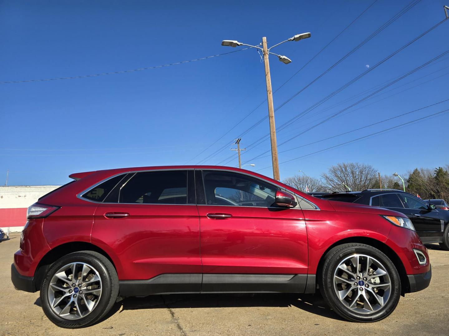 2016 RED Ford Edge Titanium (2FMPK3K85GB) with an 3.5L V6 DOHC 24V engine, 6A transmission, located at 2660 S.Garland Avenue, Garland, TX, 75041, (469) 298-3118, 32.885551, -96.655602 - Photo#2